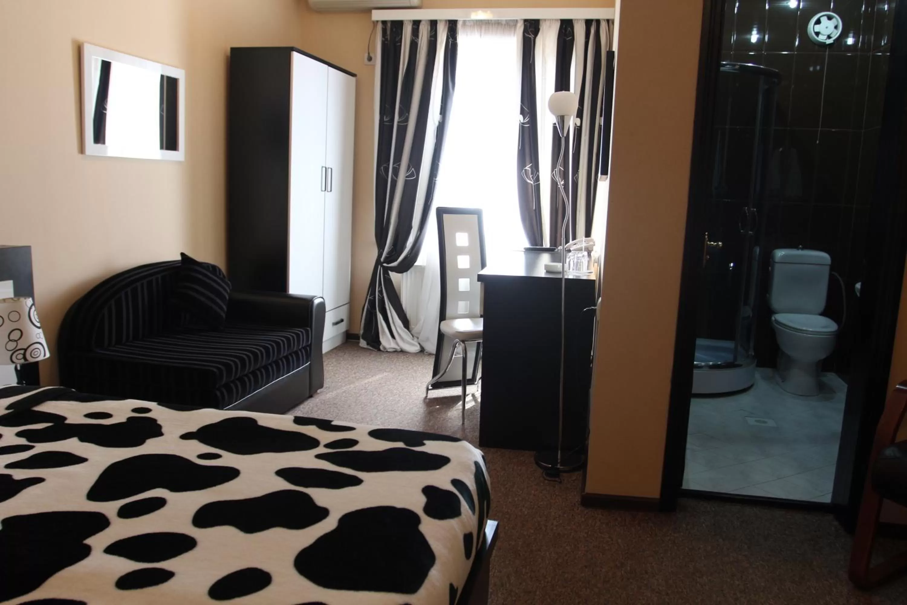 Photo of the whole room, Bed in Hotel Diplomat