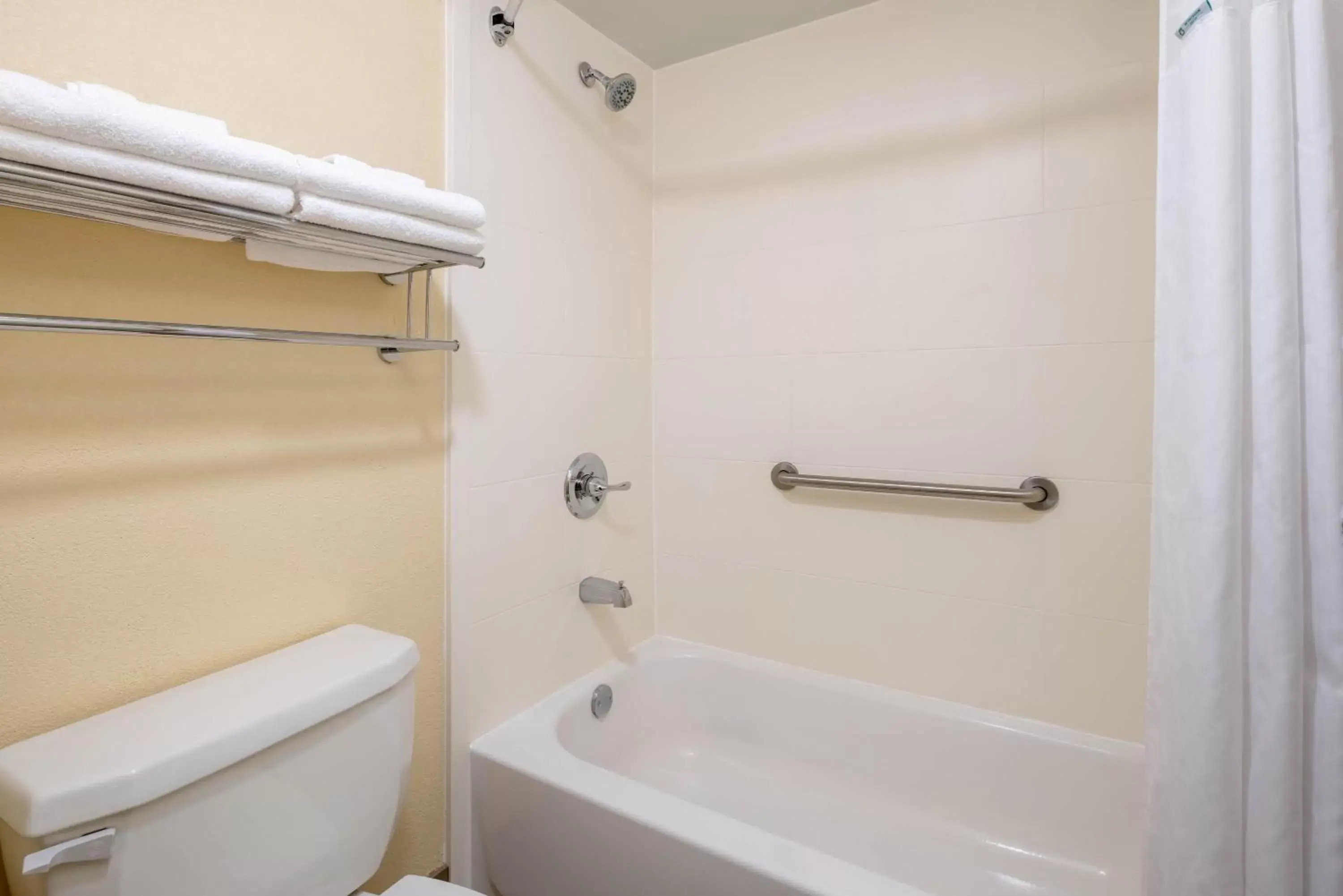 King Room - Non-Smoking in Days Inn by Wyndham Murphy King Room - Non-Smoking in Days Inn by Wyndham Murphy