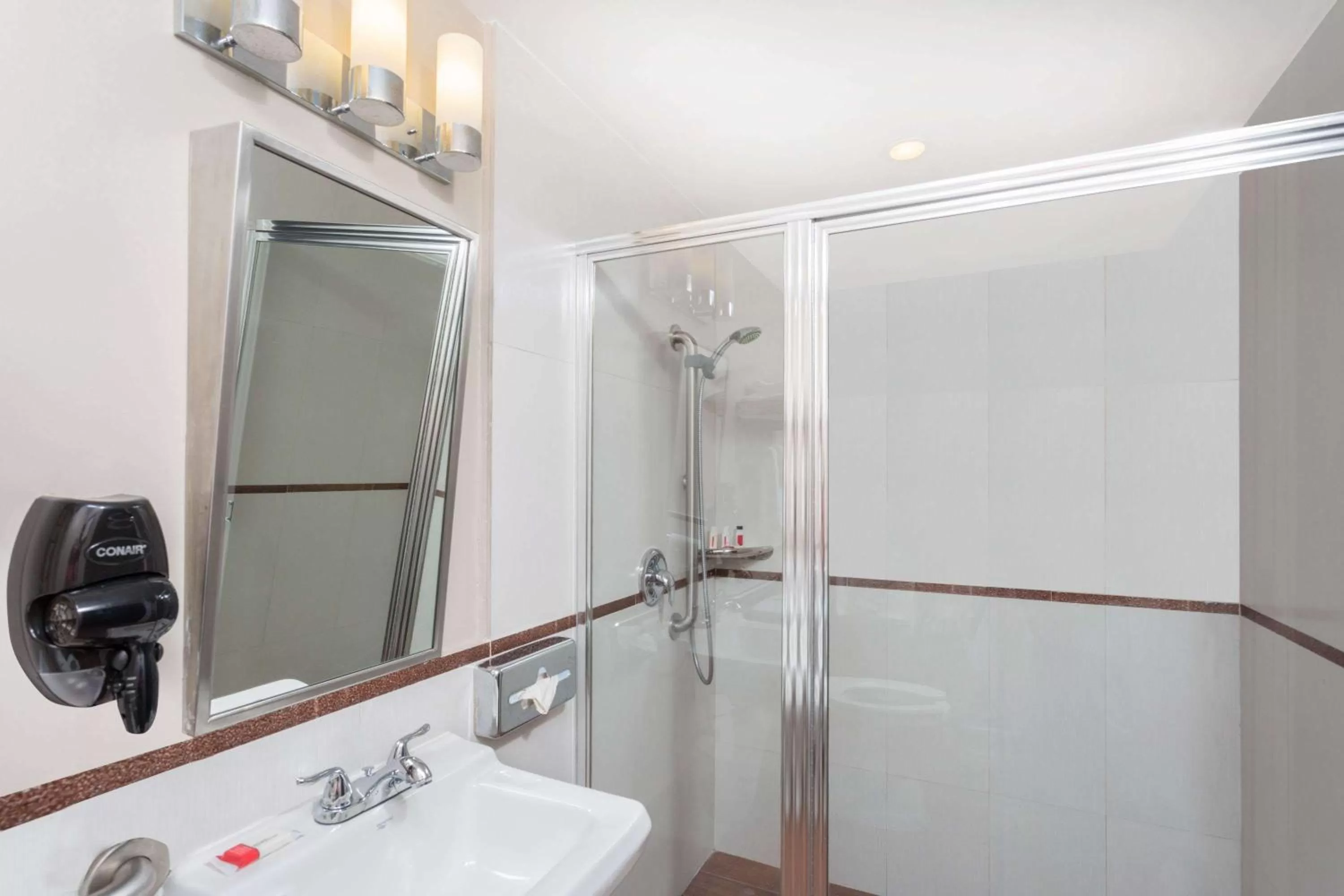 Bathroom in Ramada by Wyndham Miami Springs/Miami International Airport