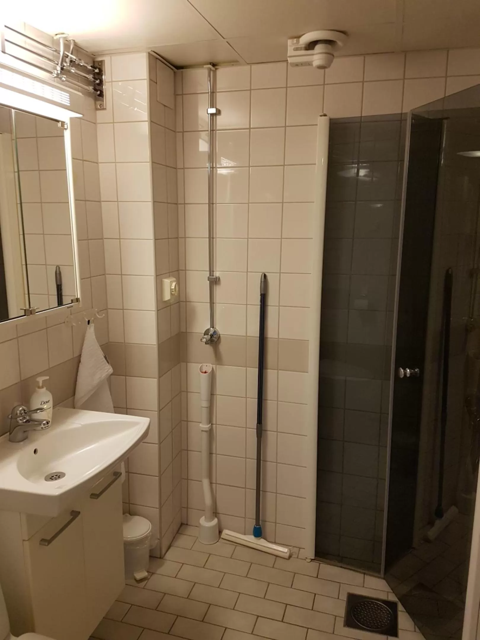 Shower in Hotell Bode