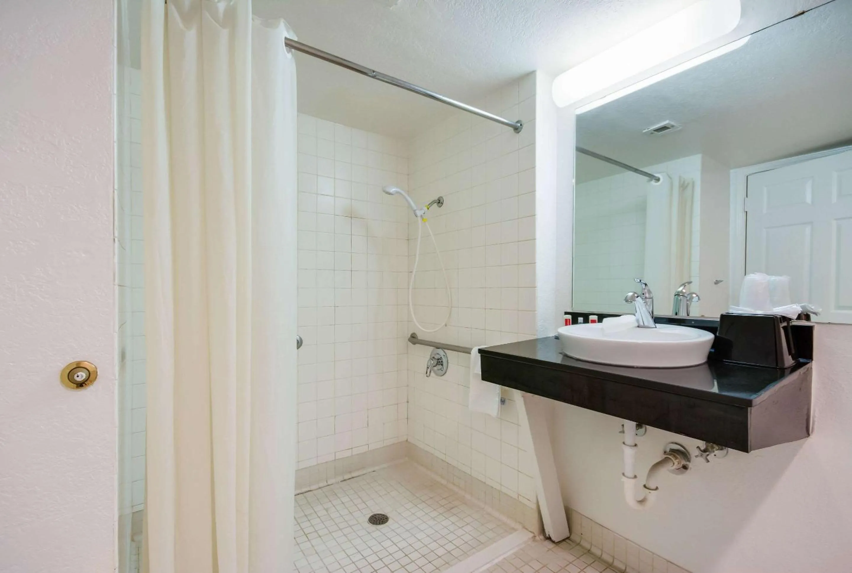 Bathroom in Econo Lodge