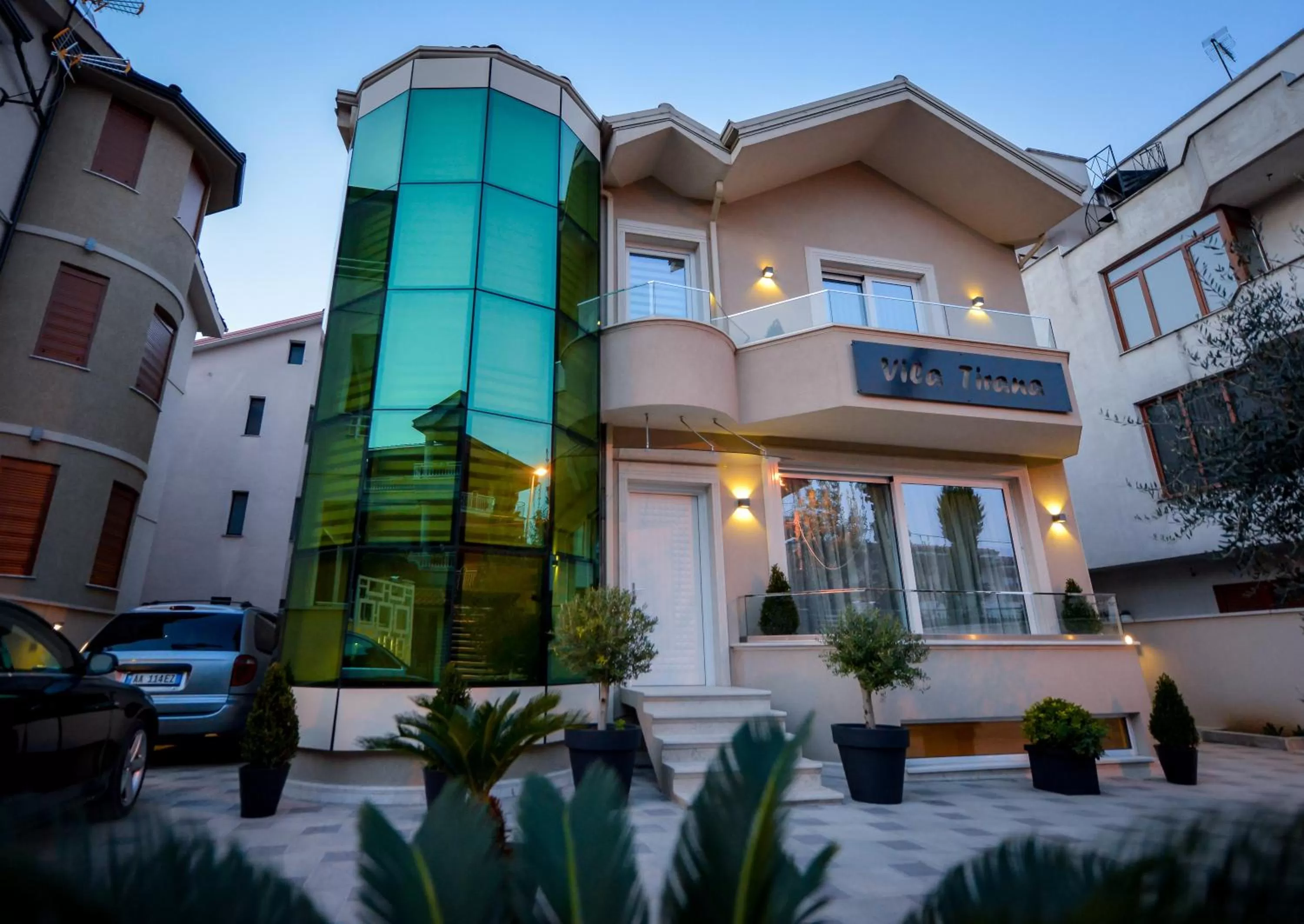 Property Building in Hotel Vila Tirana