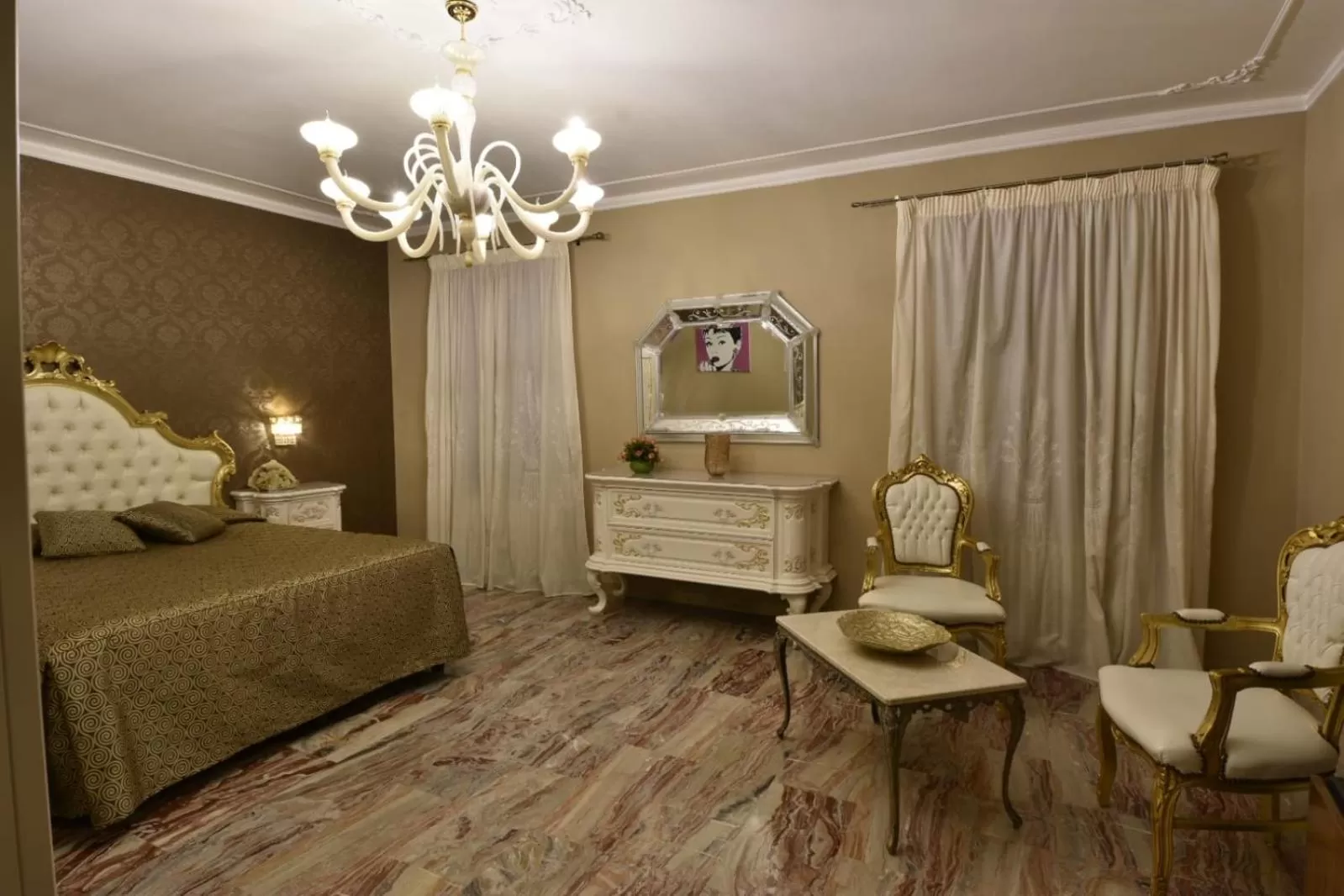 Photo of the whole room, Seating Area in Ca' del Cinema B&B