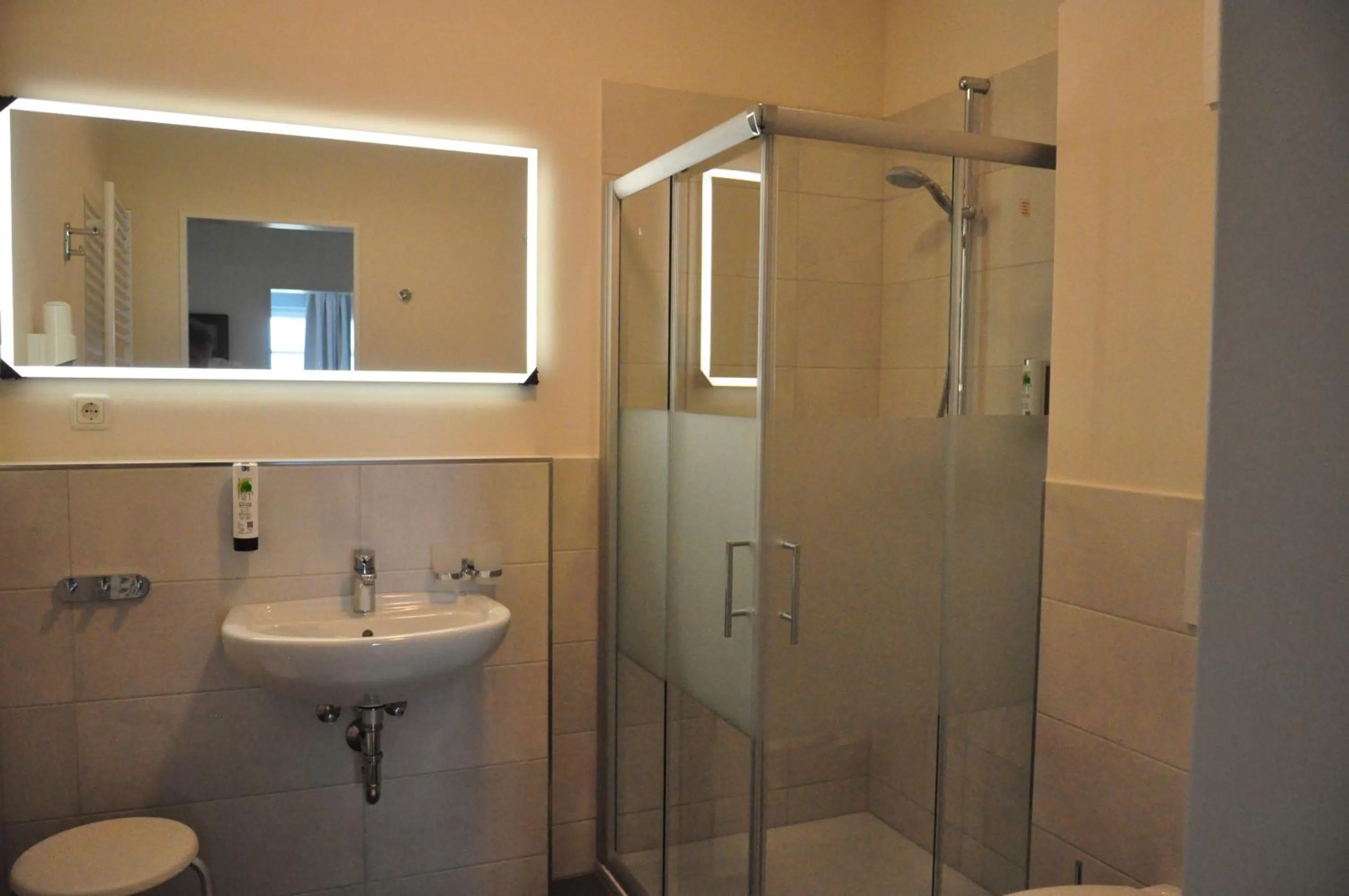 Shower in Avalon Hotel Bellevue