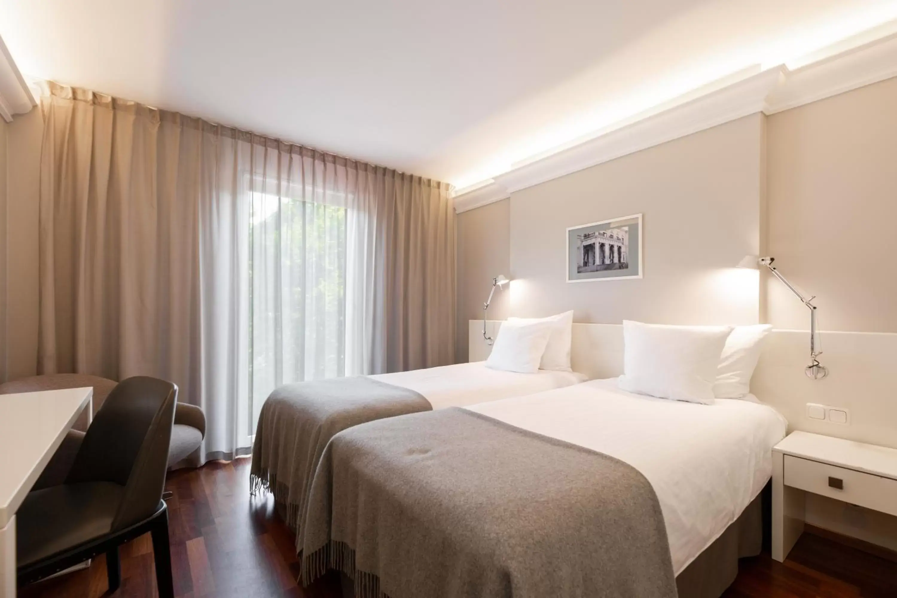 Standard Twin Room without Air Conditioning in Hotel L'Ermitage Standard Twin Room without Air Conditioning in Hotel L'Ermitage