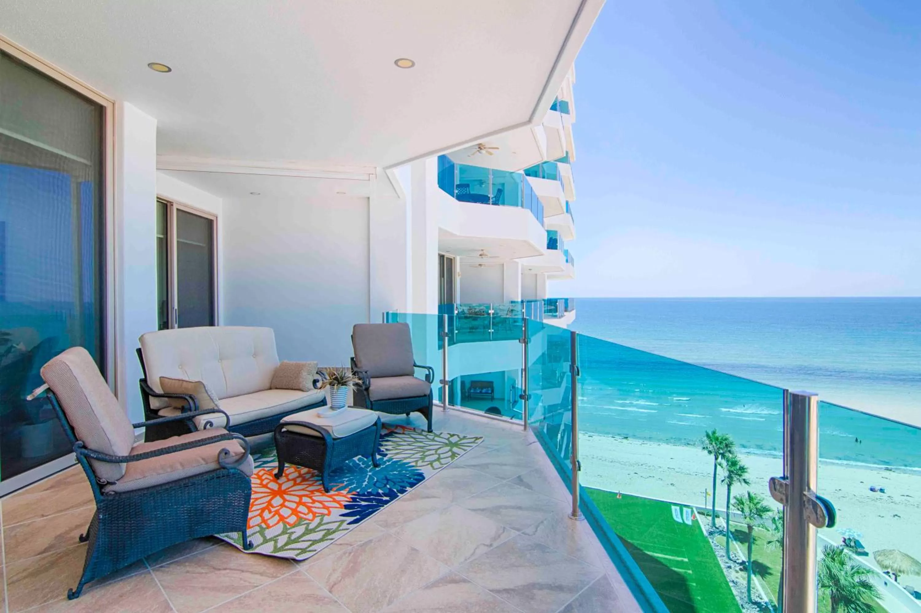 Esmeralda Beach Resort