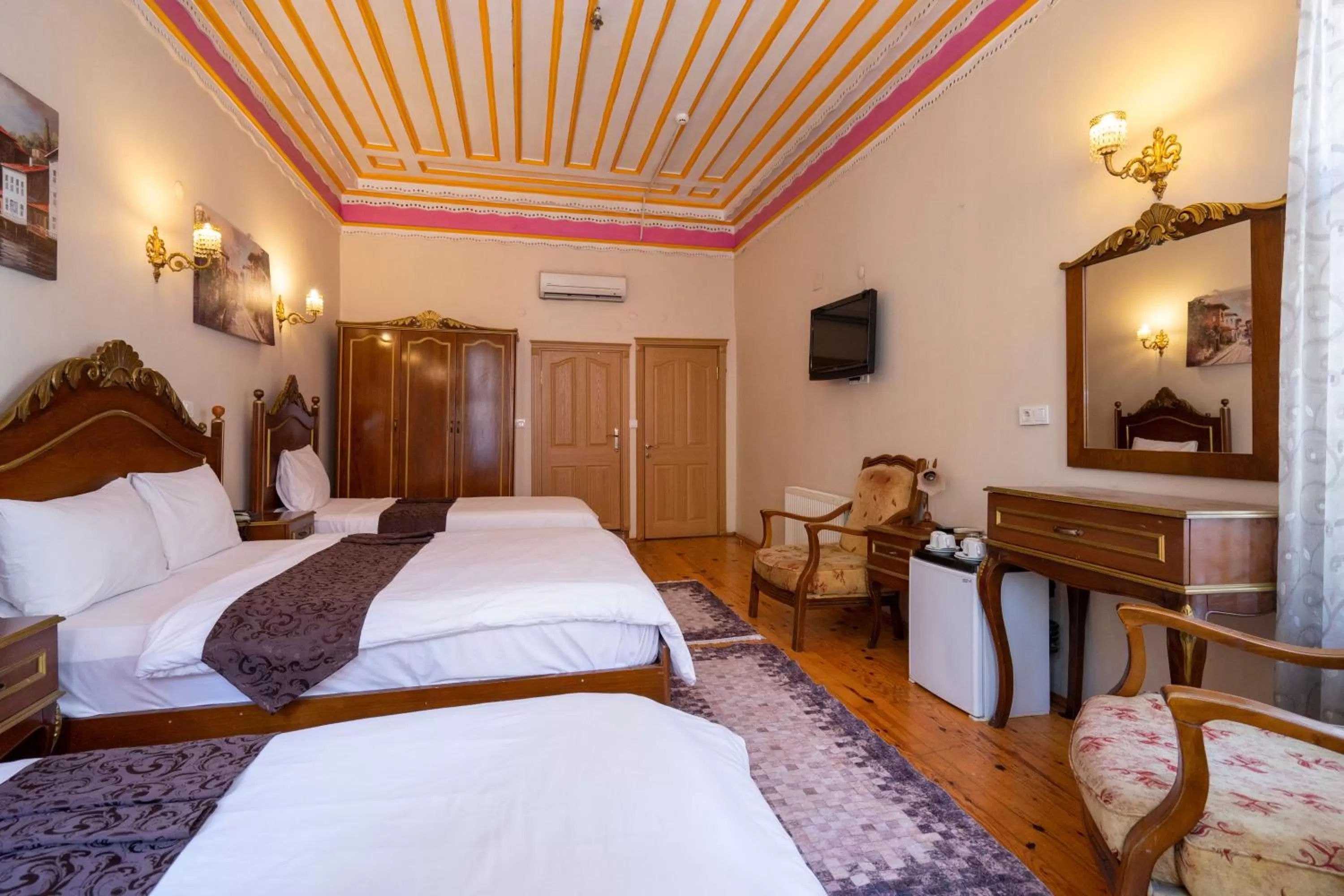 Bed in Gedikpasa Family