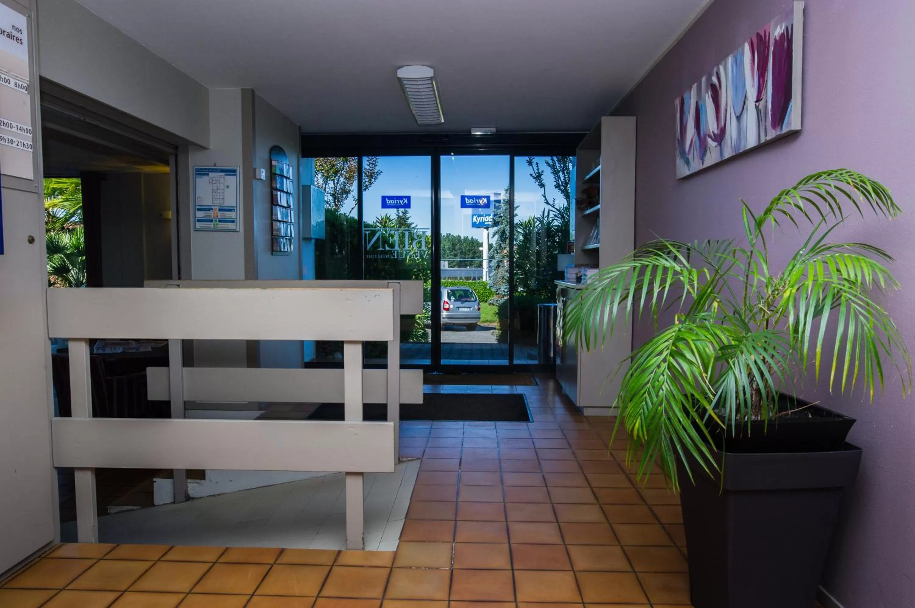 Facade/entrance in Kyriad Orthez