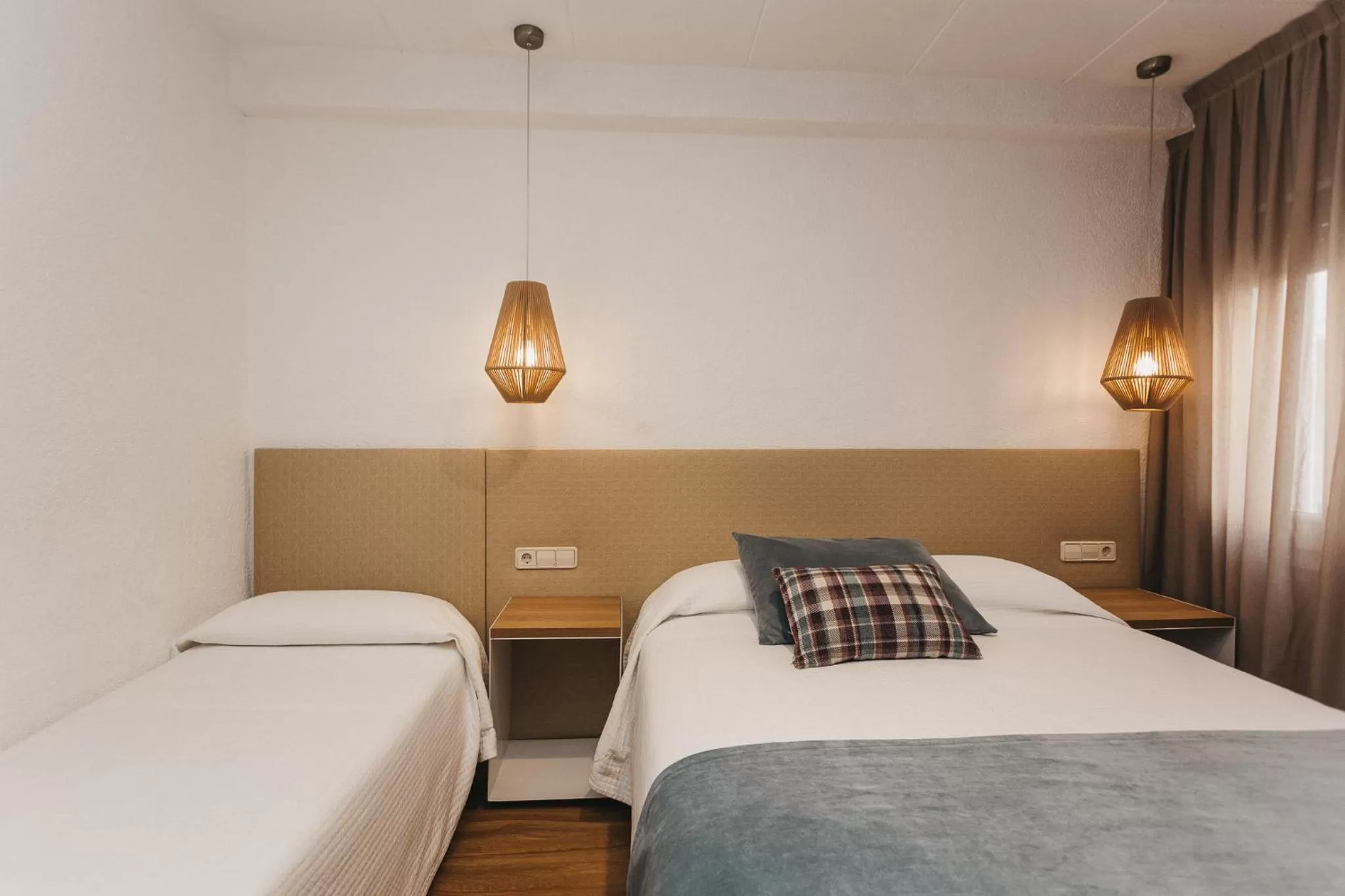 Bedroom, Bed in Hotel Catalunya Ribes de Freser