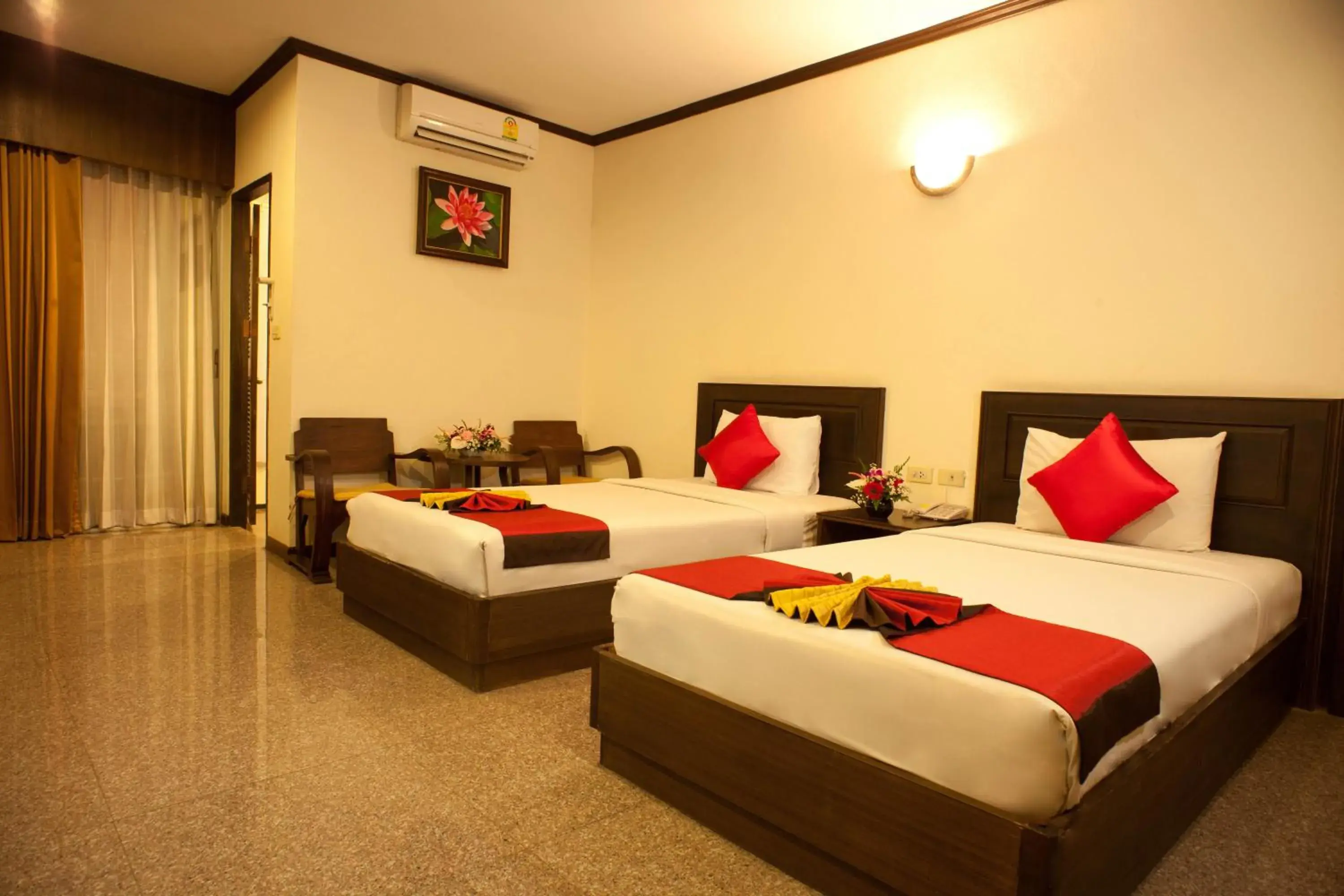 Deluxe Double or Twin Room in Royal Panerai Hotel Deluxe Double or Twin Room in Royal Panerai Hotel