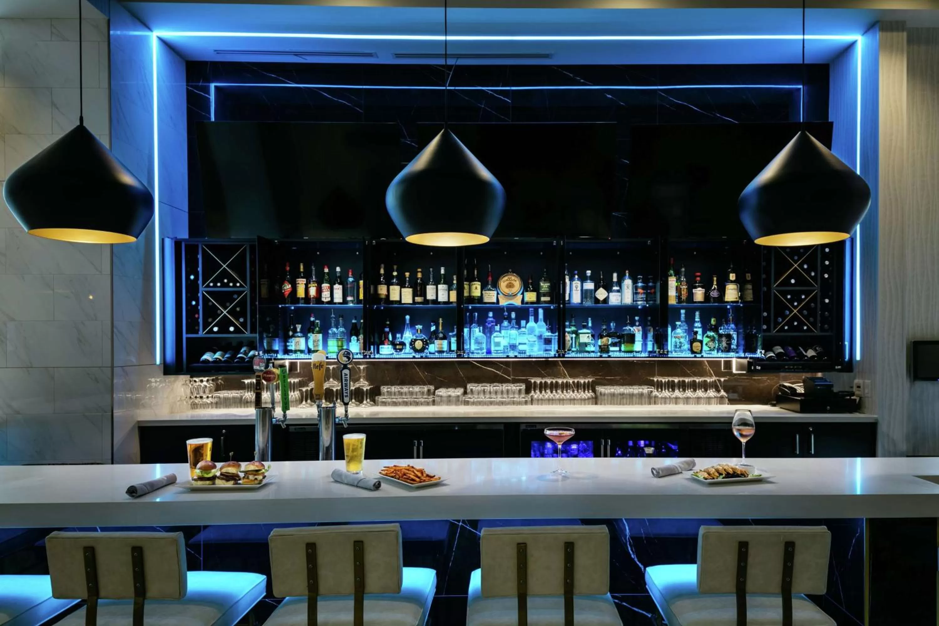 Lounge or bar in Hilton Garden Inn Seattle Bellevue Downtown, WA