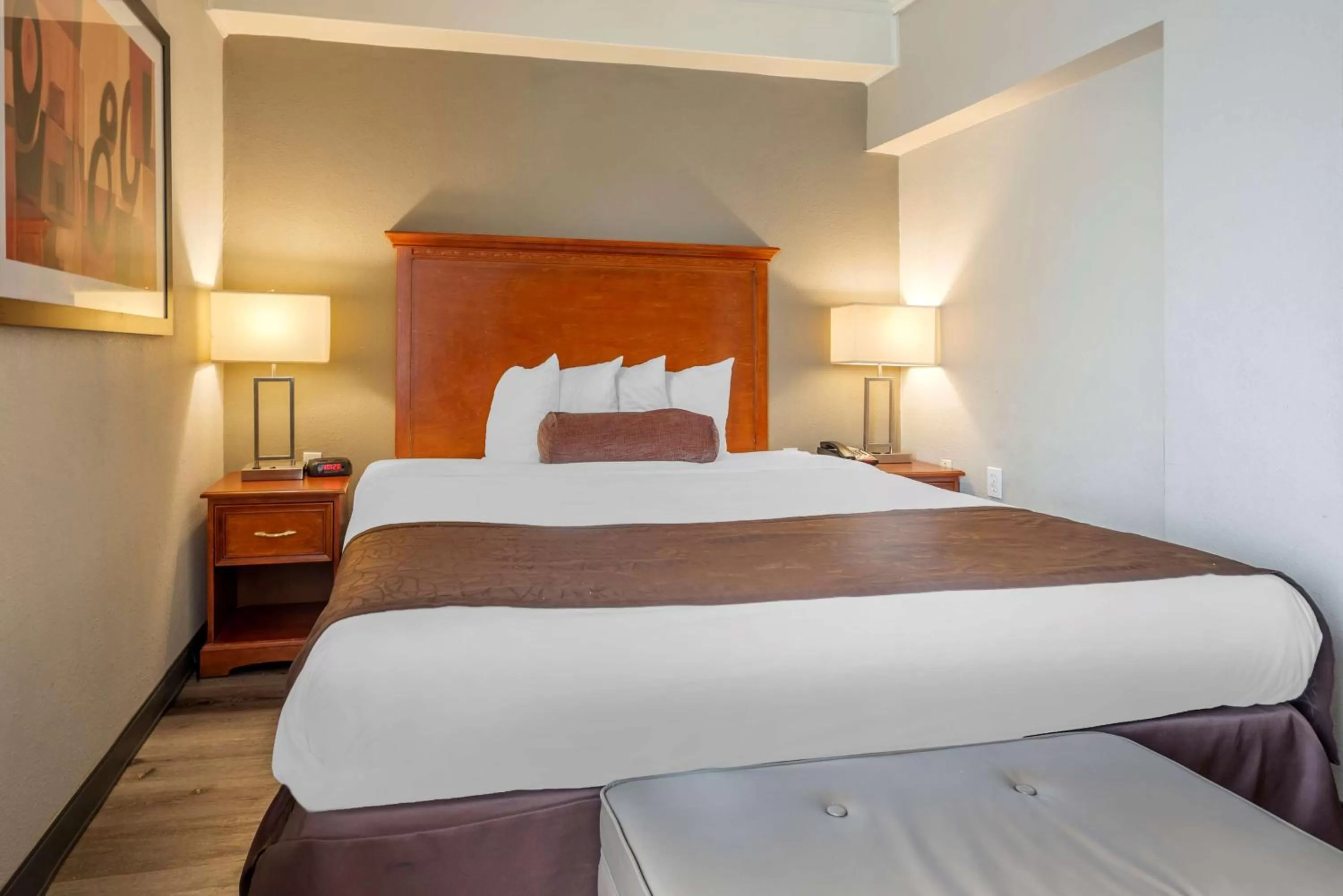 Bedroom in Best Western Fort Washington Inn