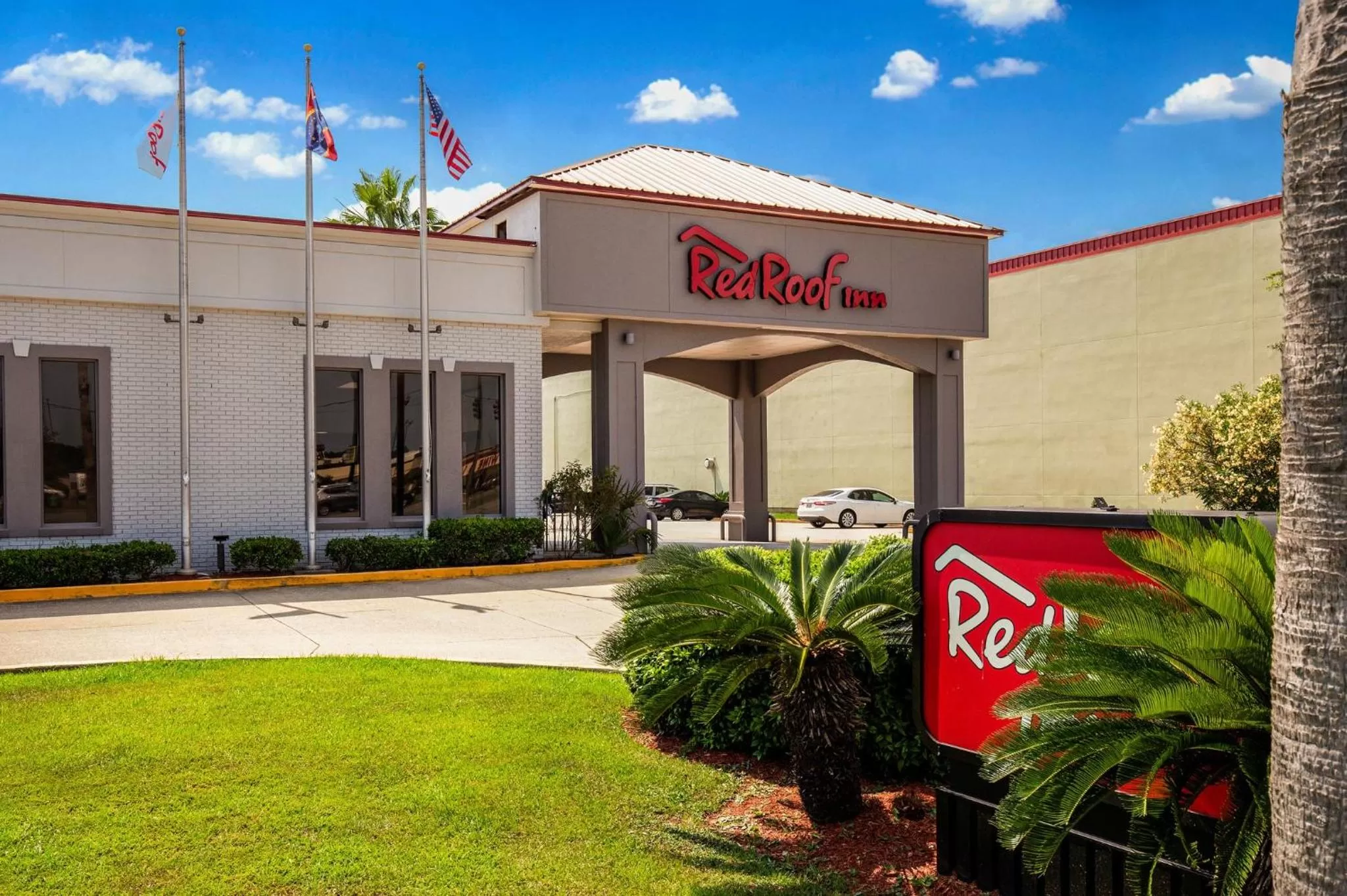 Property building in Red Roof Inn Gulfport - Biloxi Airport