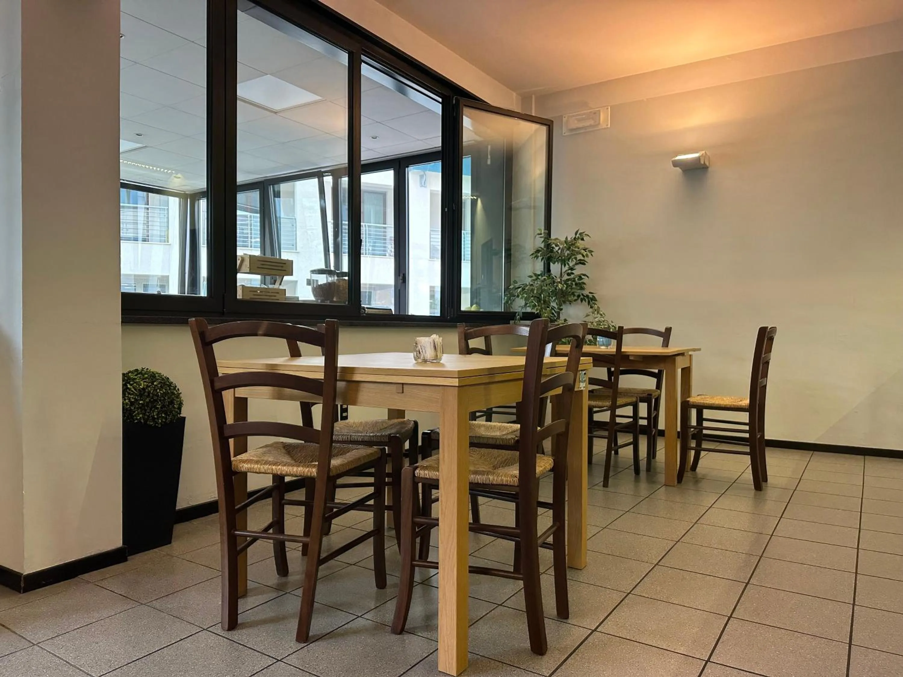 Communal lounge/ TV room in Hotel Griselda