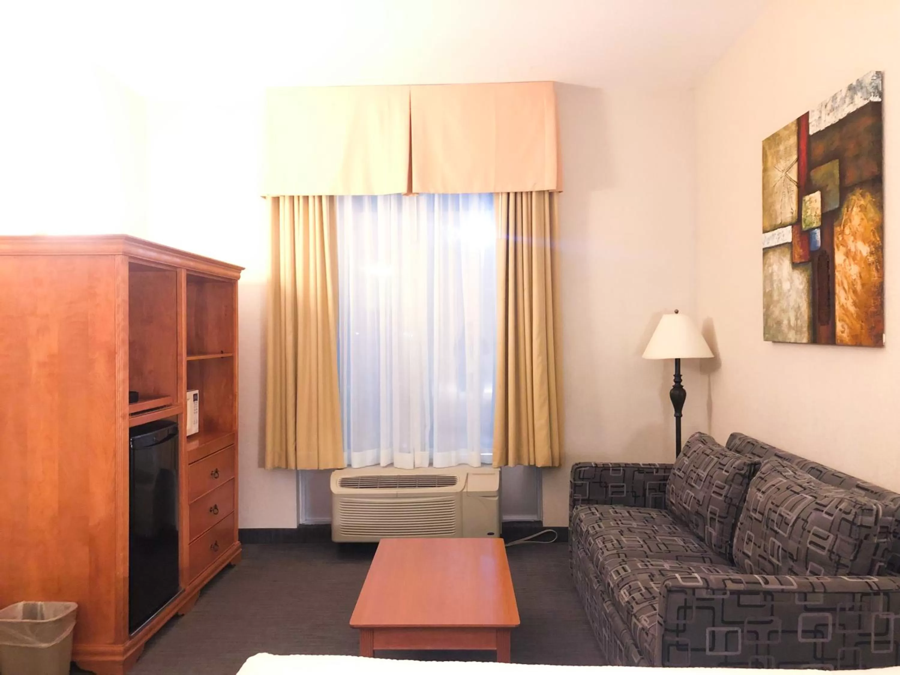 Bed in Days Inn by Wyndham Niagara Falls Centre St By the Falls