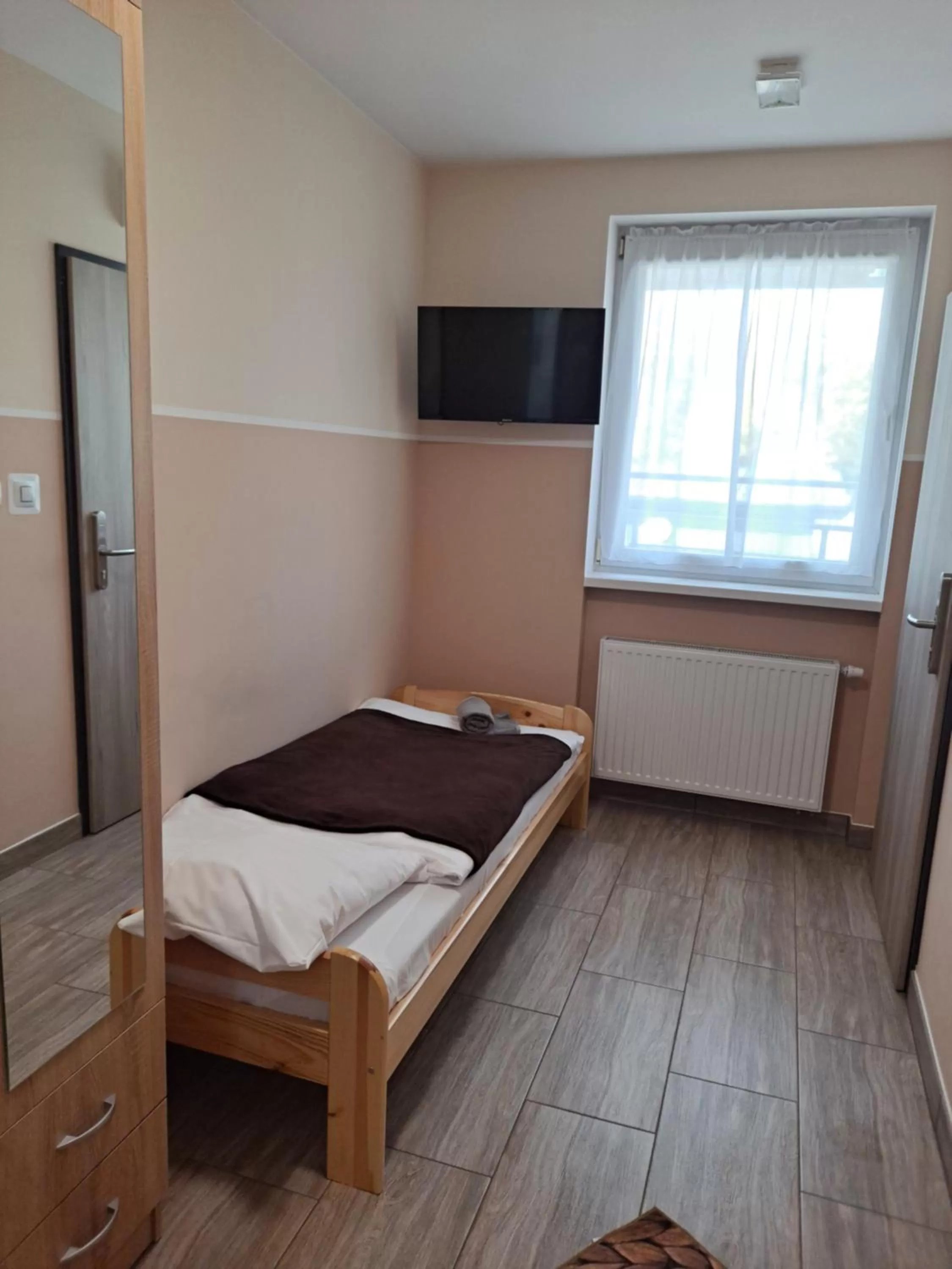 Bed in Dom Wycieczkowy "Na stadionie"