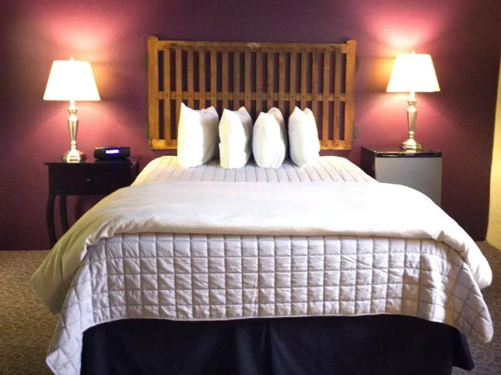 Superior Queen Room in The Inn at Stone Mill Superior Queen Room in The Inn at Stone Mill