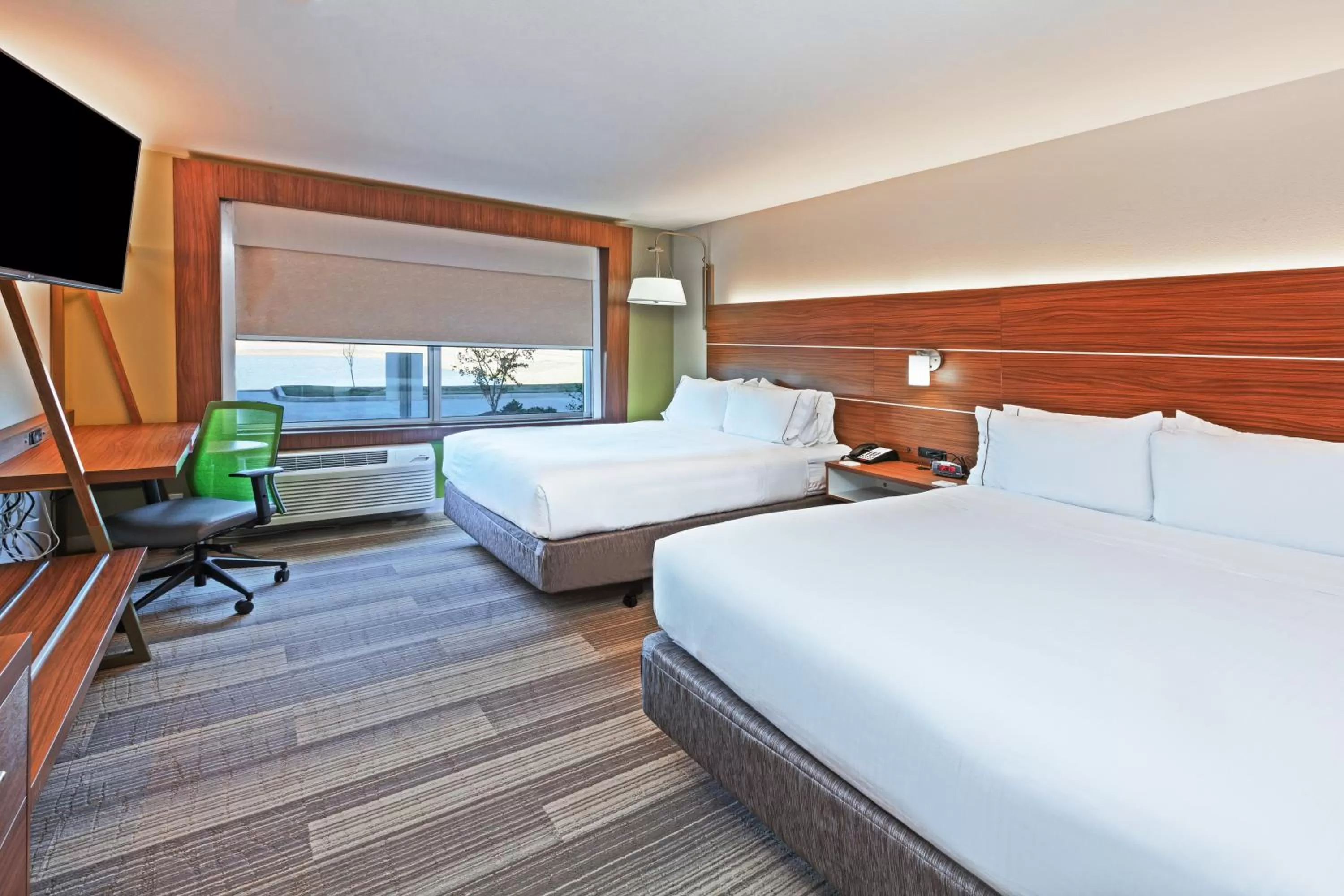 Photo of the whole room, Bed in Holiday Inn Express & Suites Tulsa West - Sand Springs by IHG