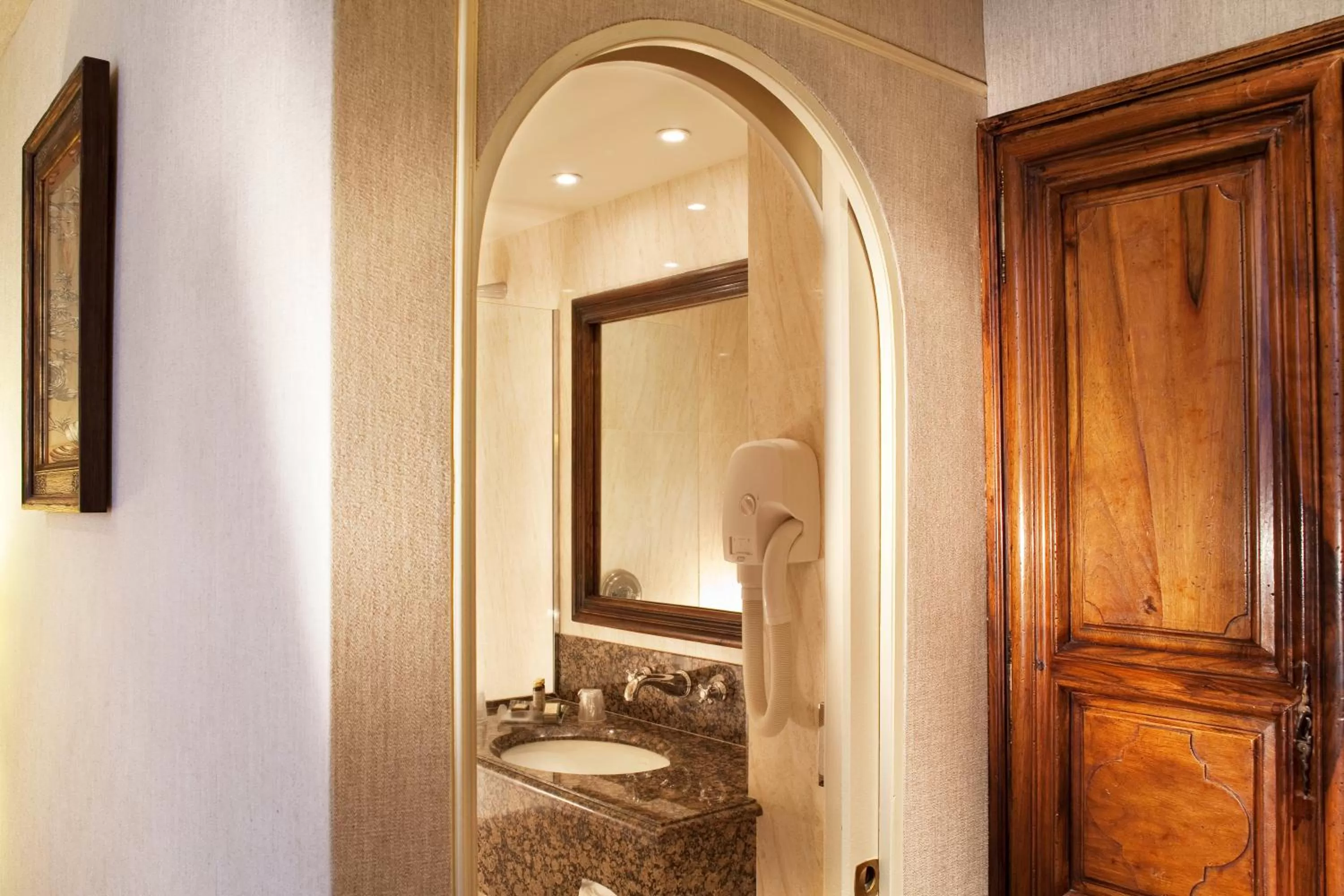 Bathroom in Hotel Left Bank Saint Germain