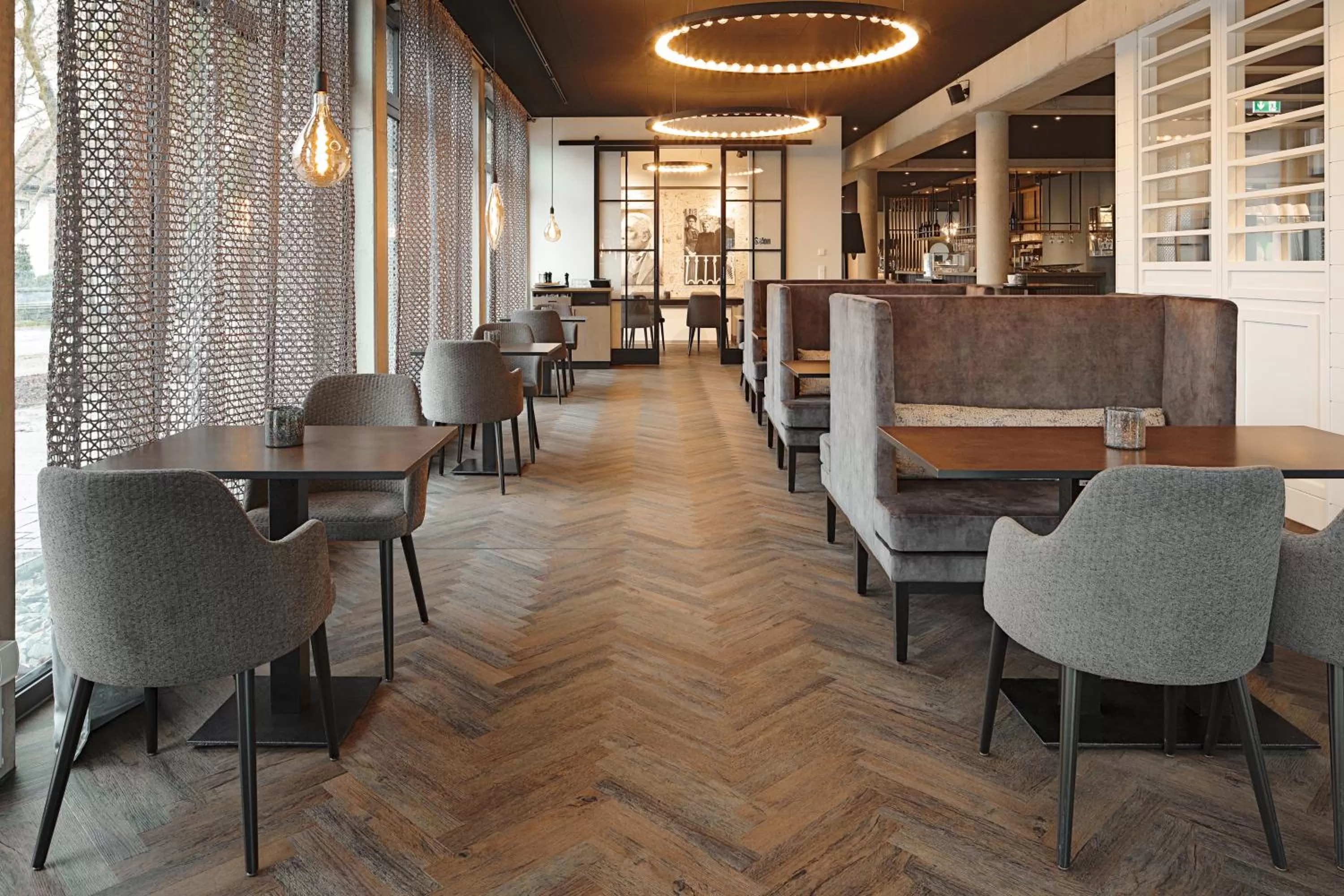 Restaurant/places to eat in Hotel Zeitgeist