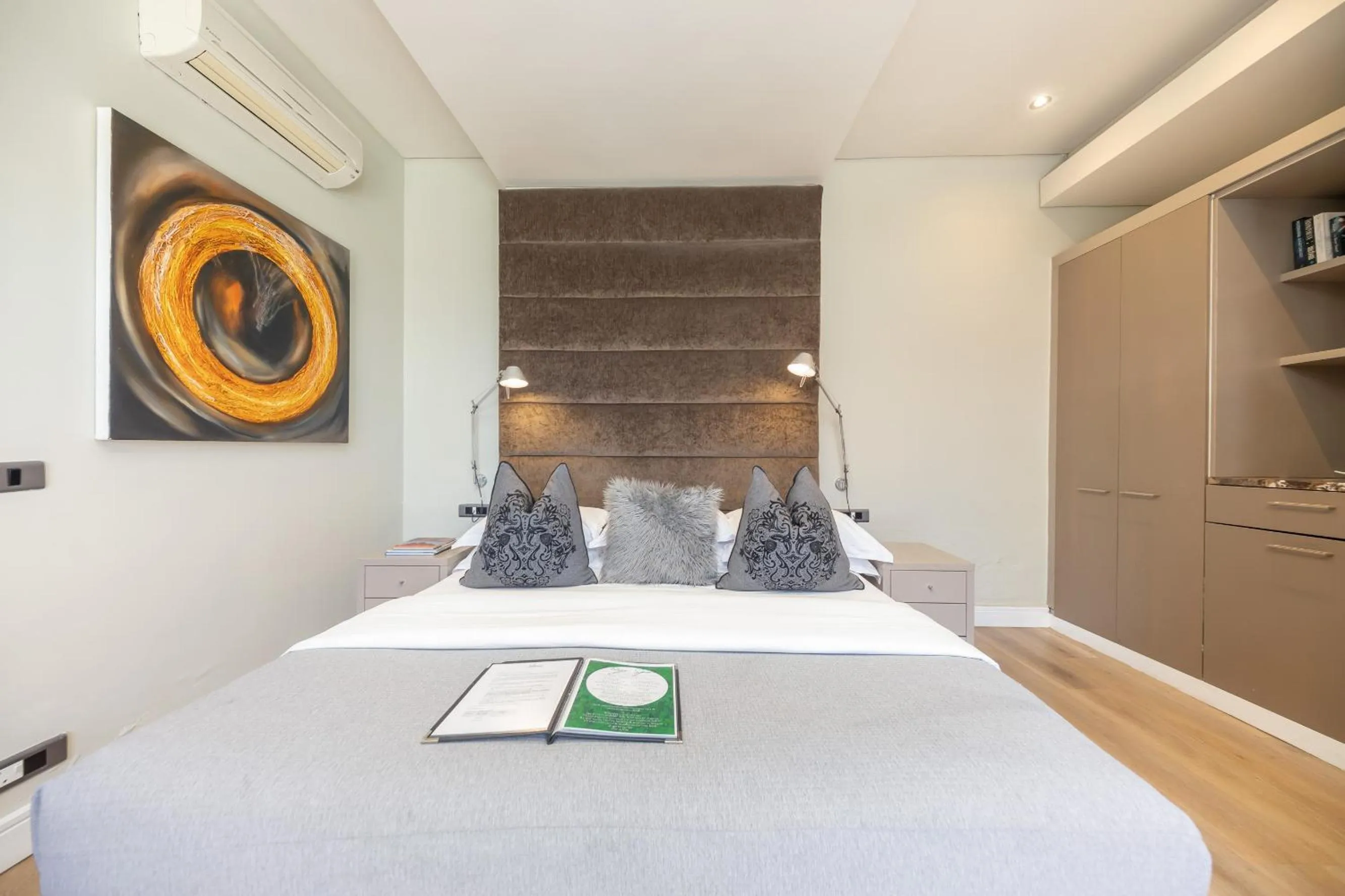 Bed in O on Kloof Boutique Hotel & Spa