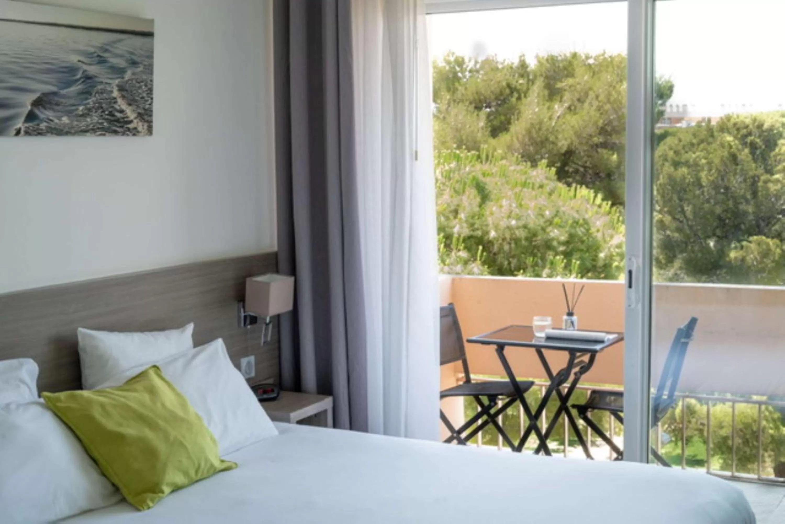 Photo of the whole room, Bed in Best Western Hôtel des Thermes - Balaruc les Bains Sète