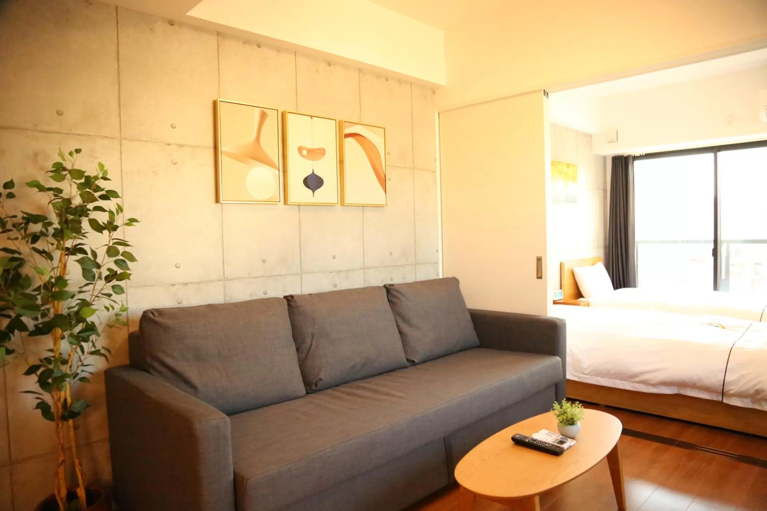 Living room, Bed in Yoshitsuki kaku - Yoshitsuki Apart Hotel