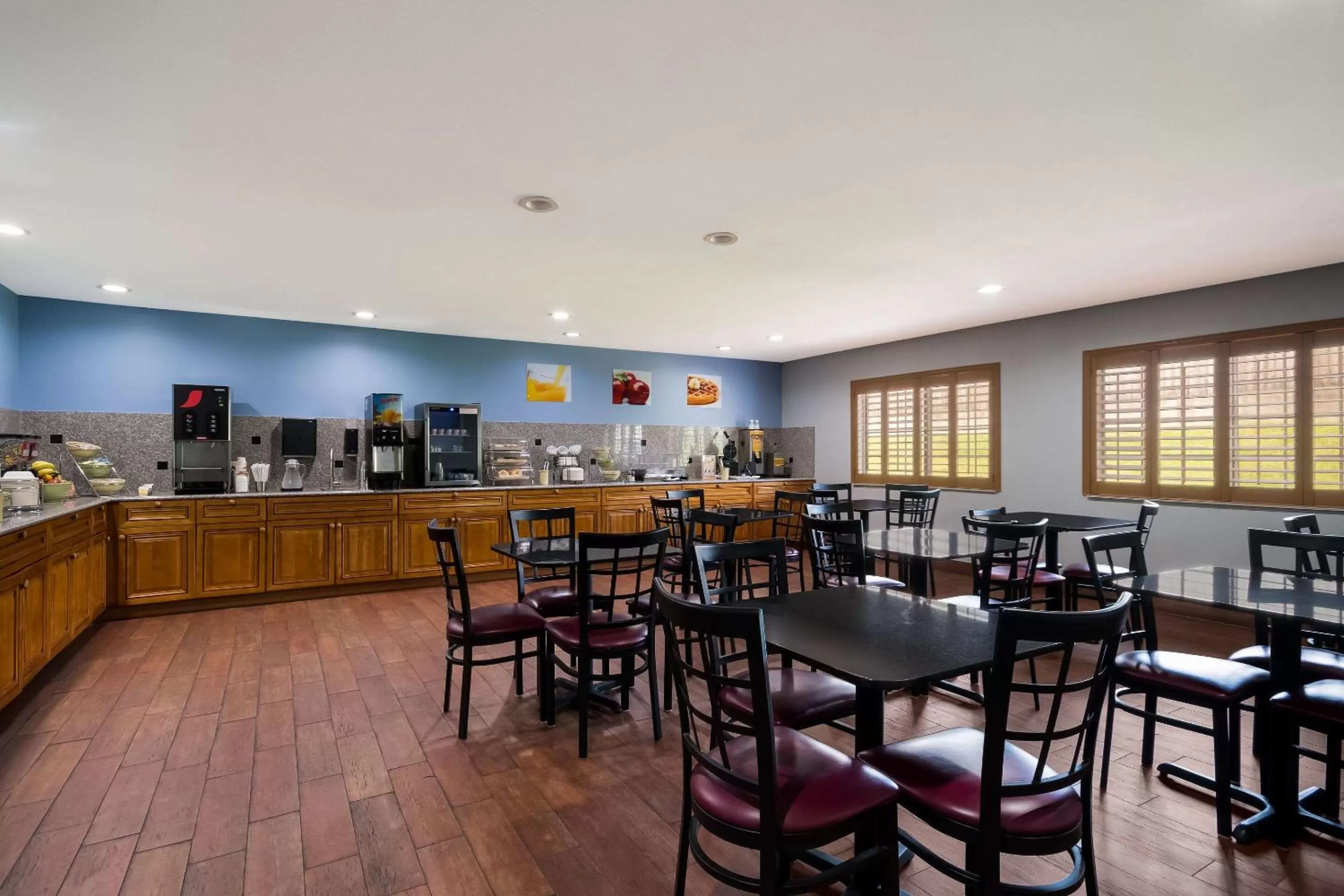 Breakfast in Quality Inn & Suites Oklahoma City North