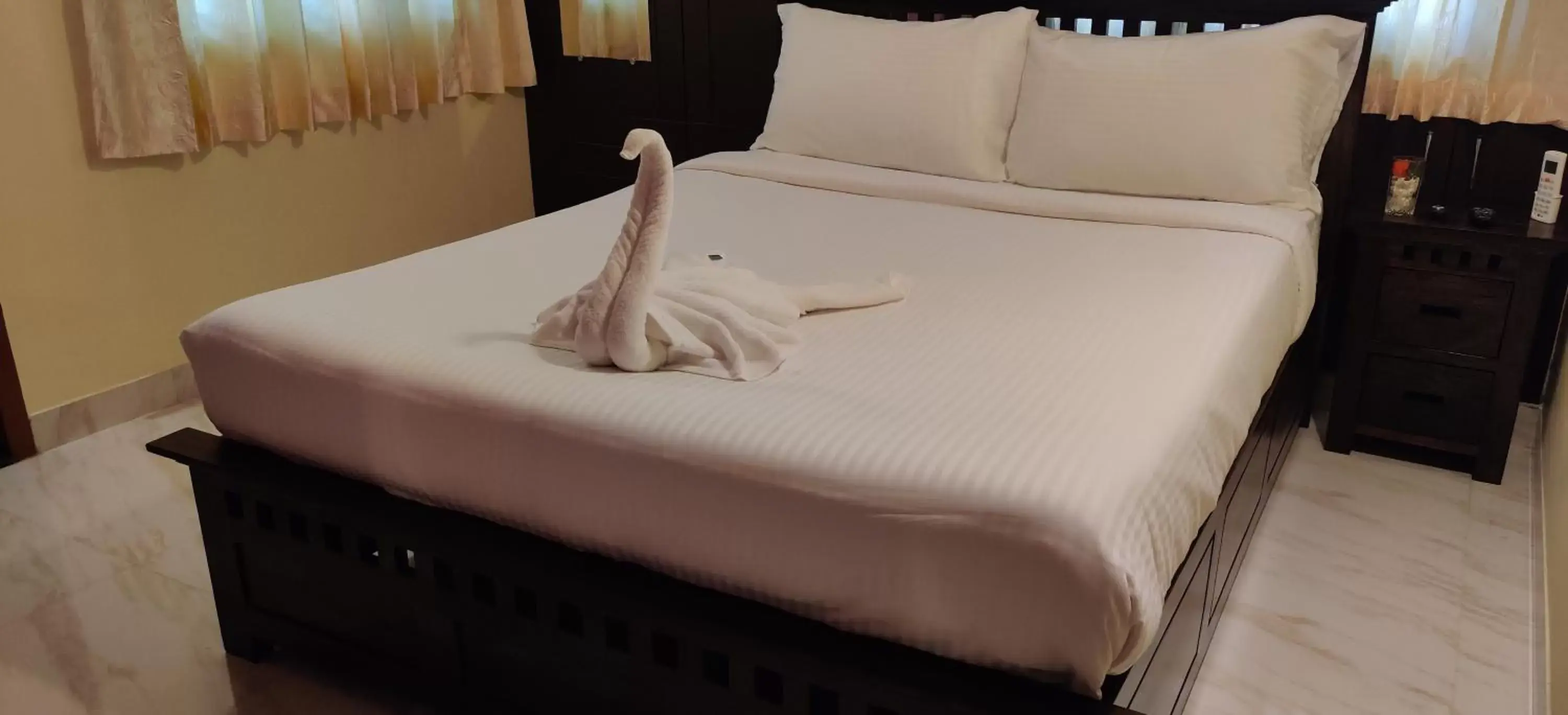 Standard Queen Room - single occupancy in Coral Shelters Mattuthavani Standard Queen Room - single occupancy in Coral Shelters Mattuthavani