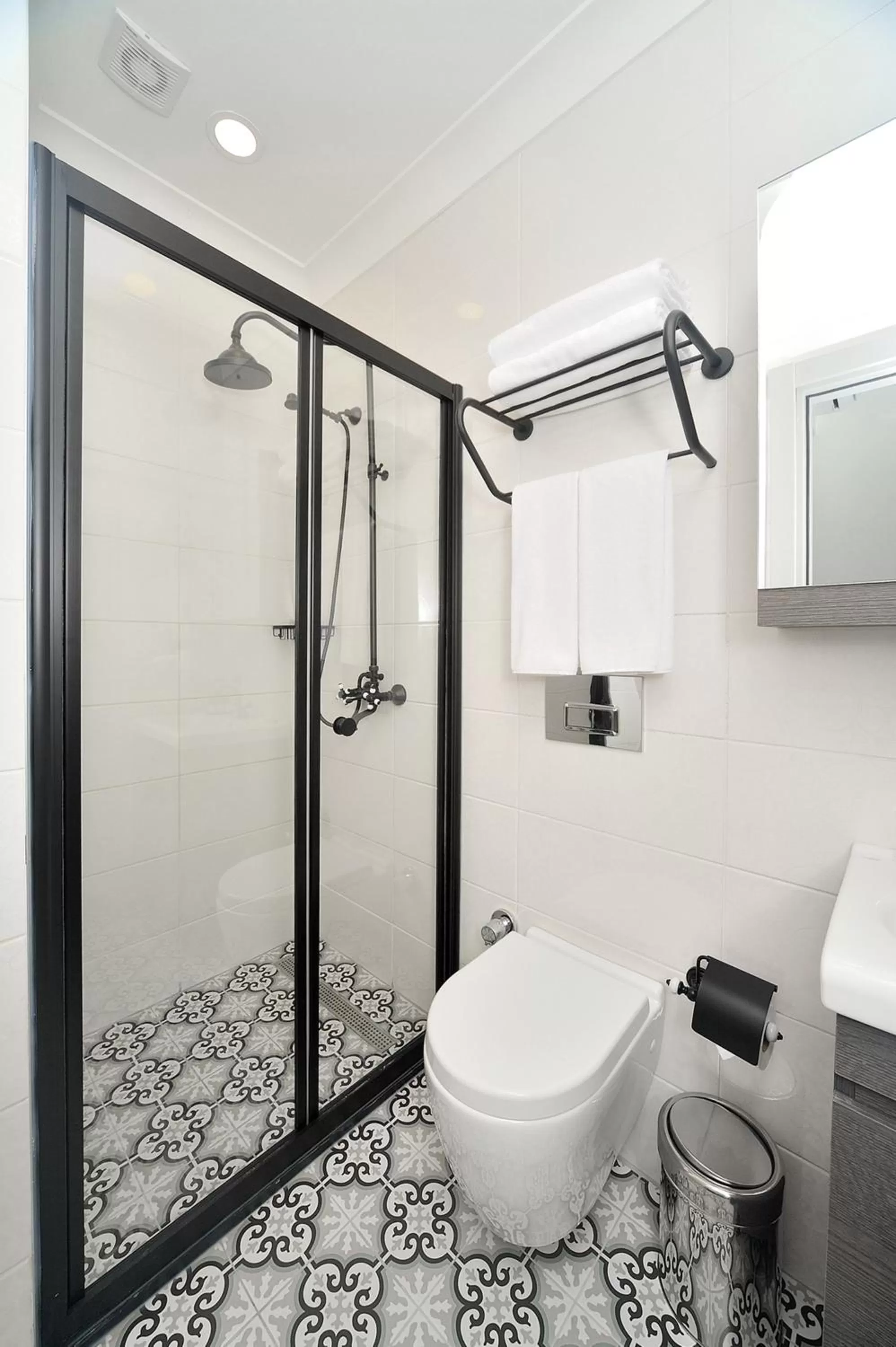 Superior King Room (nonsmoking) in Stayso by Cloud7 Hotels