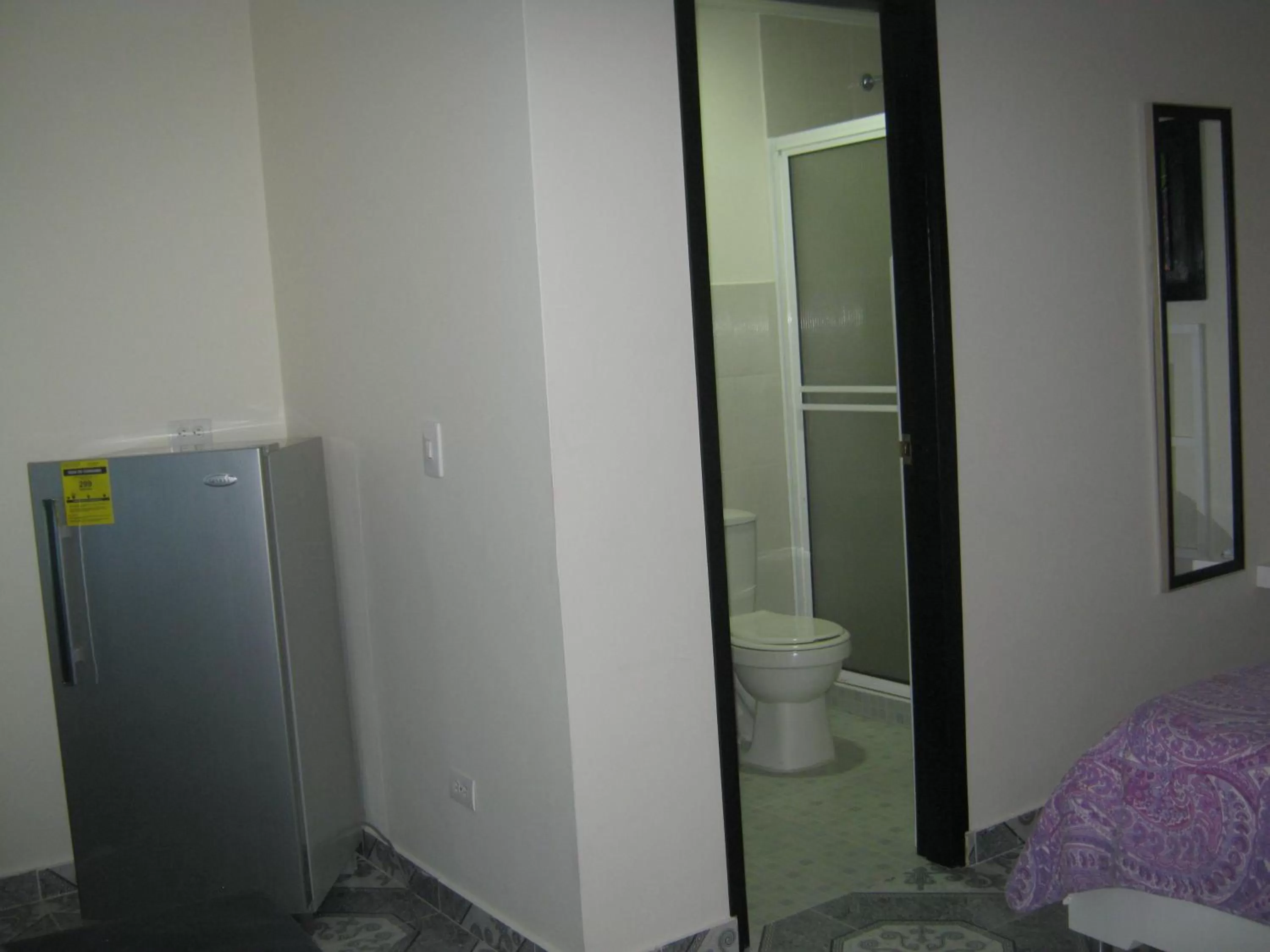 Toilet, Bathroom in Caribbean Island Hotel Piso 2