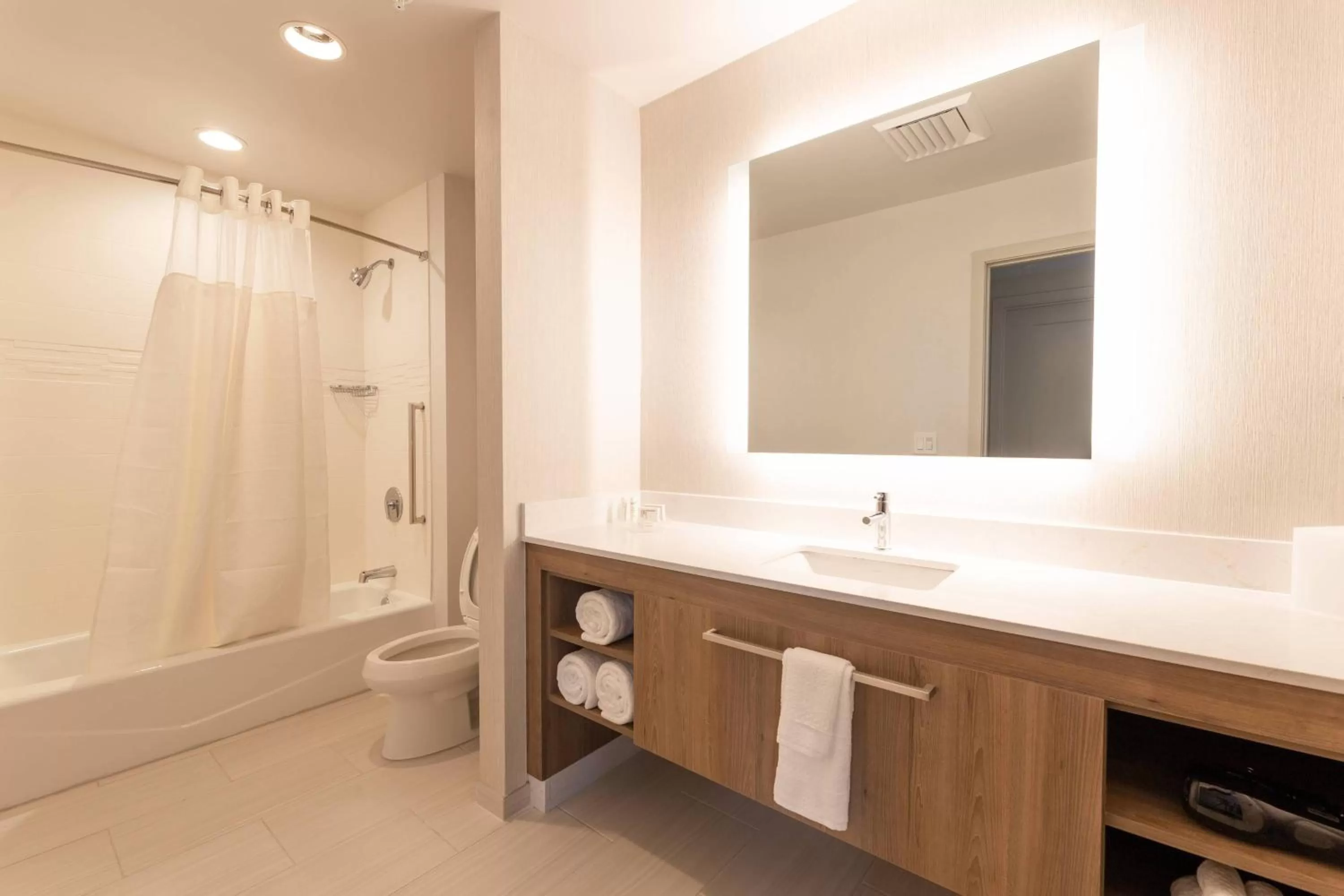Bathroom in Residence Inn Palm Beach Gardens