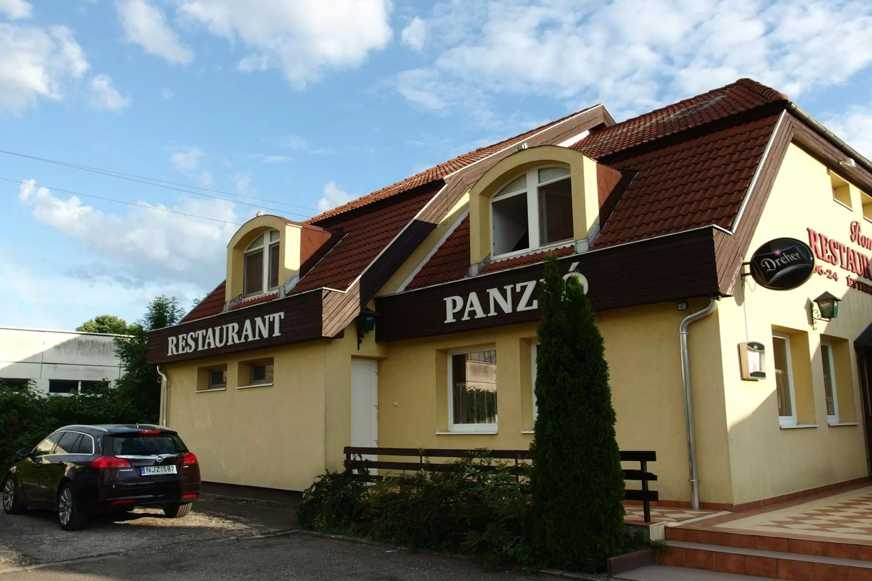 Neighbourhood, Property Building in Romantik Étterem - Panzió