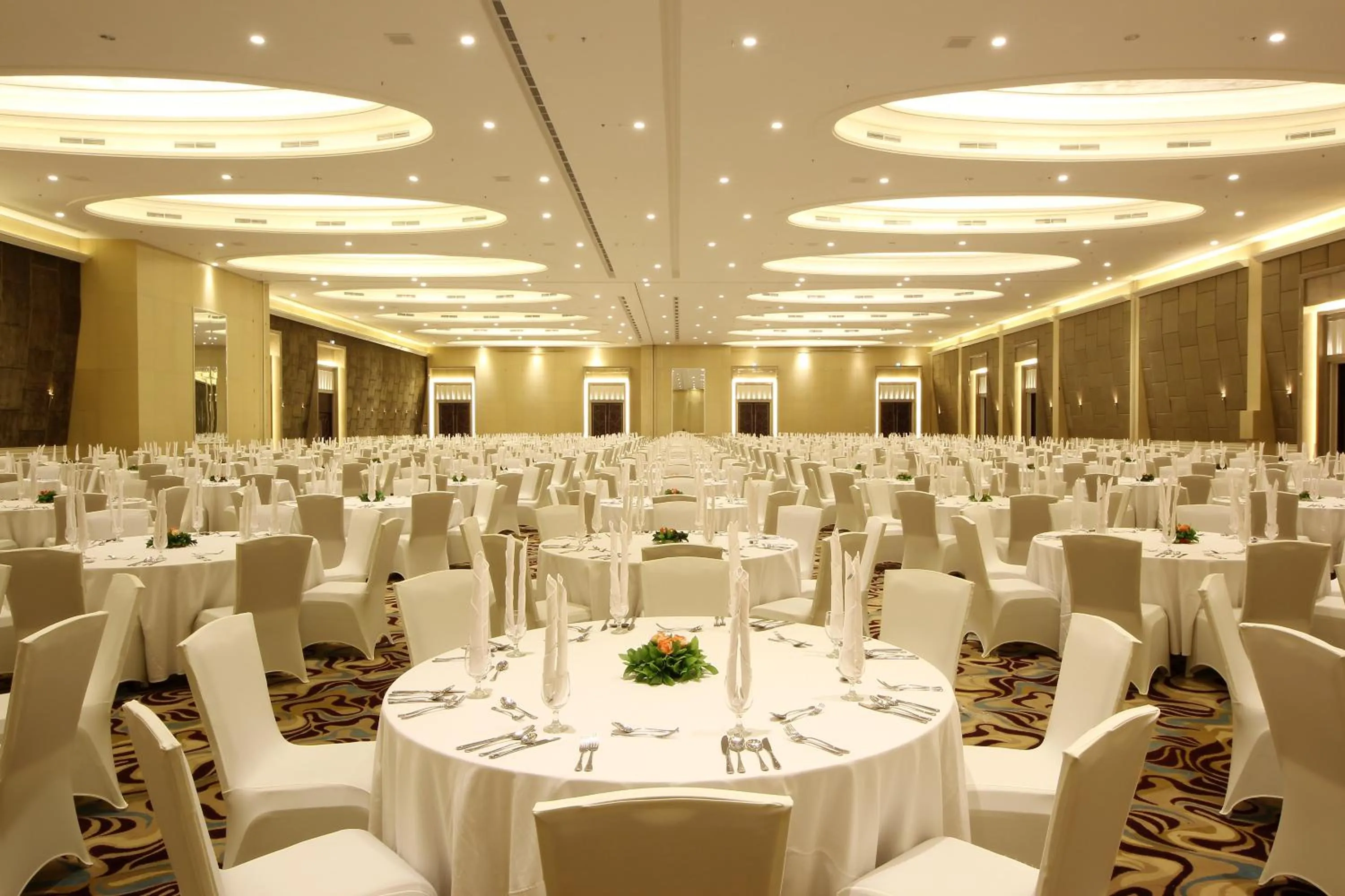 Meeting/conference room in HARRIS Hotel & Convention Festival Citylink Bandung