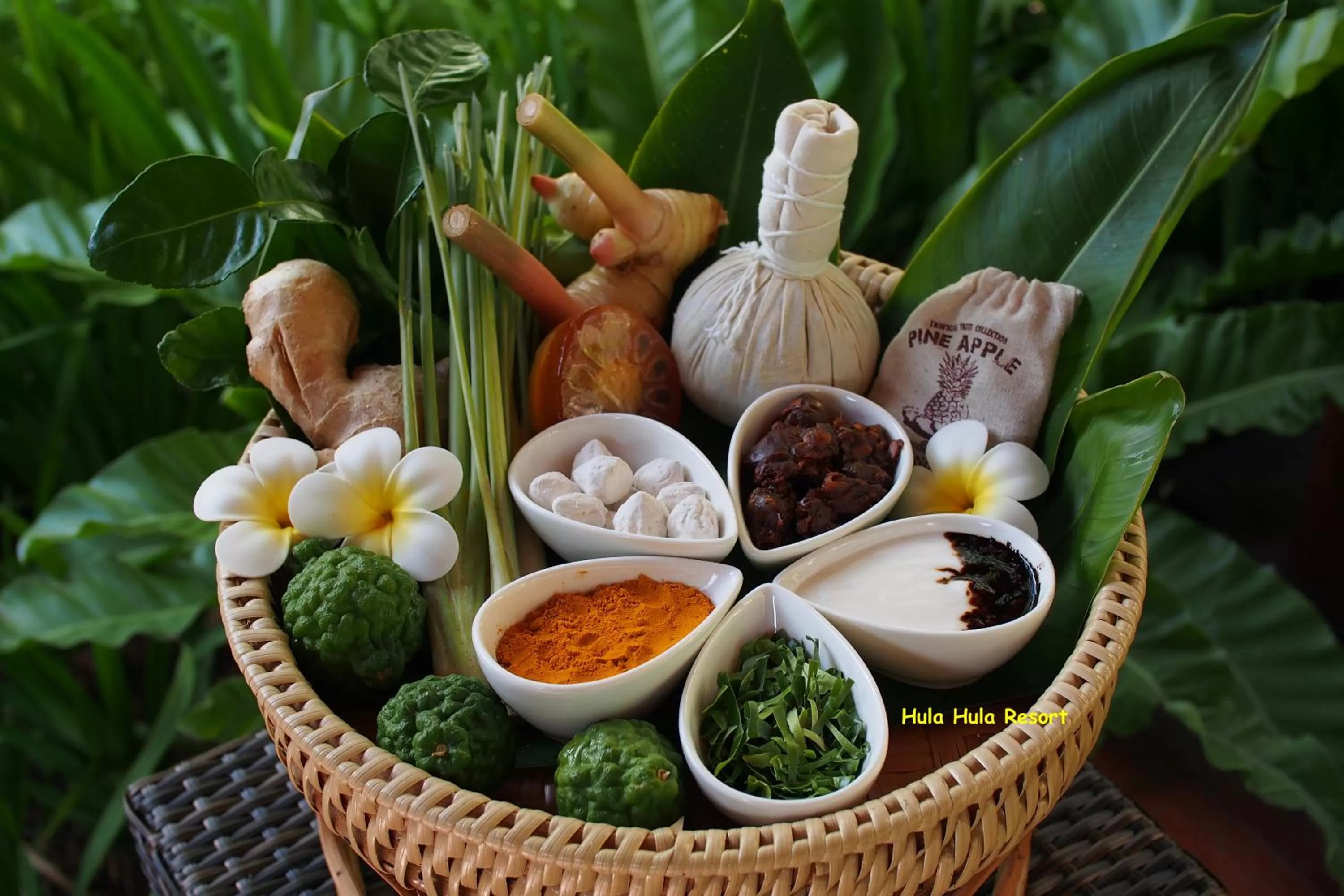 Massage in HULA HULA RESORT l truly tropical and fun wellness