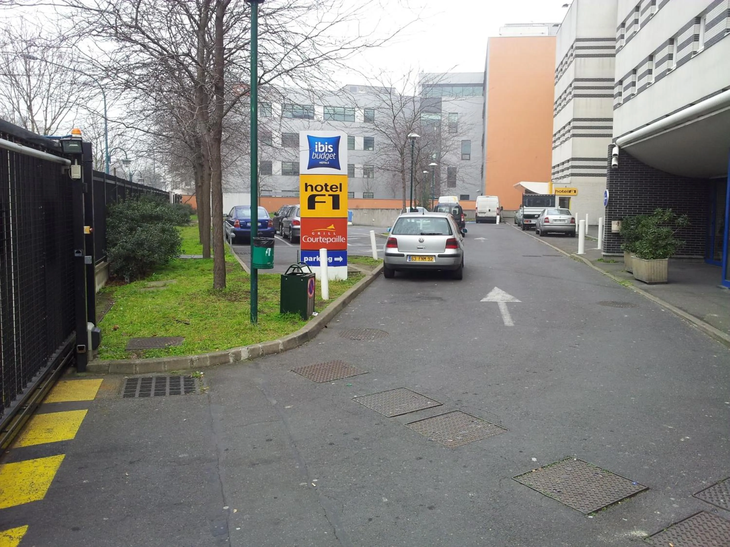 Facade/entrance in ibis Budget Gennevilliers Asnieres