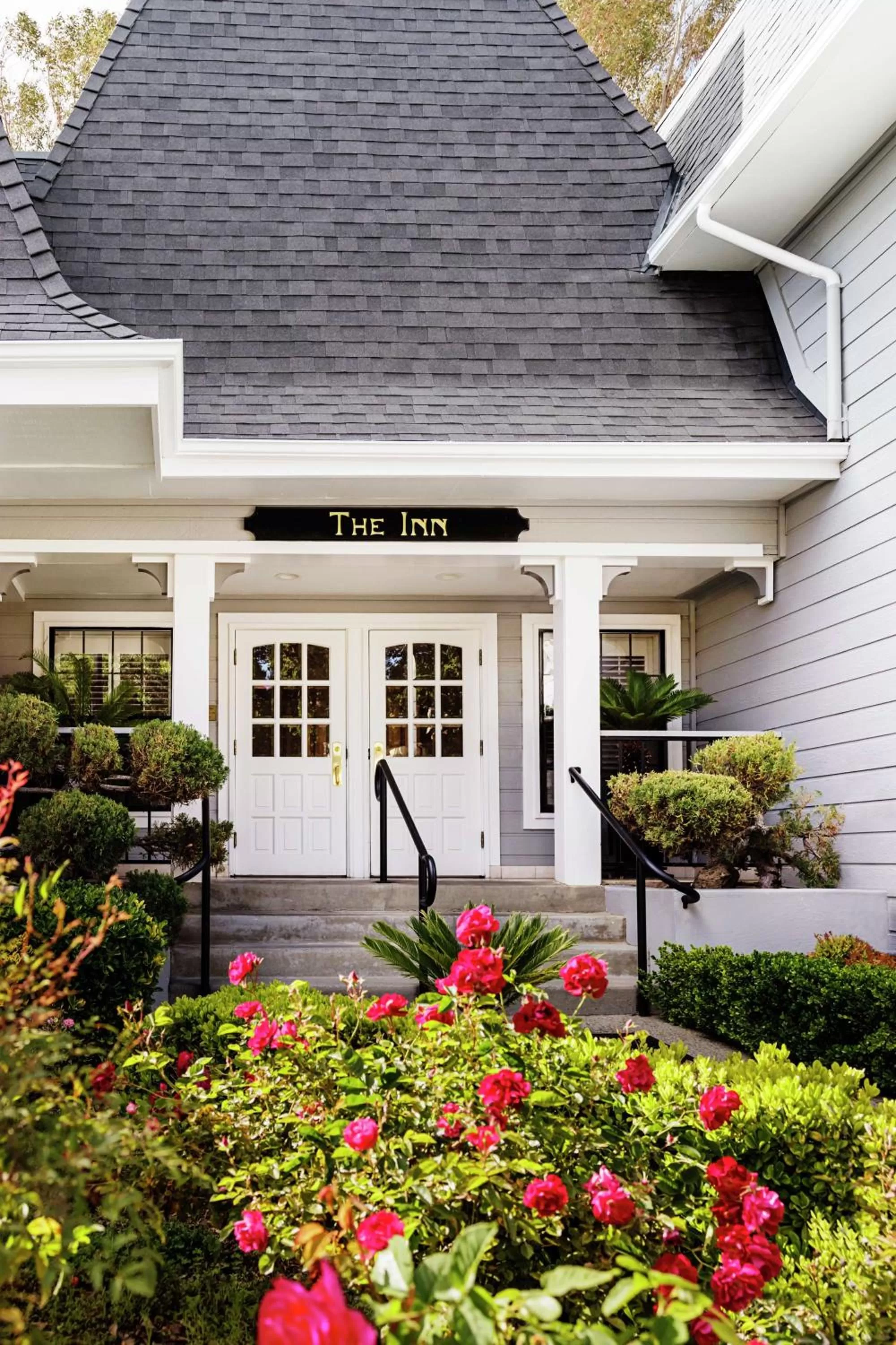 Property building in The Inn at Saratoga, Tapestry Collection by Hilton