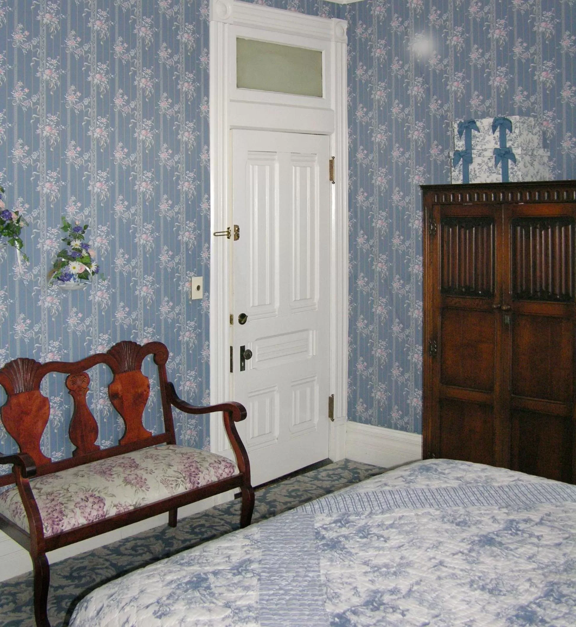 Decorative detail, Bed in Victorian Inn