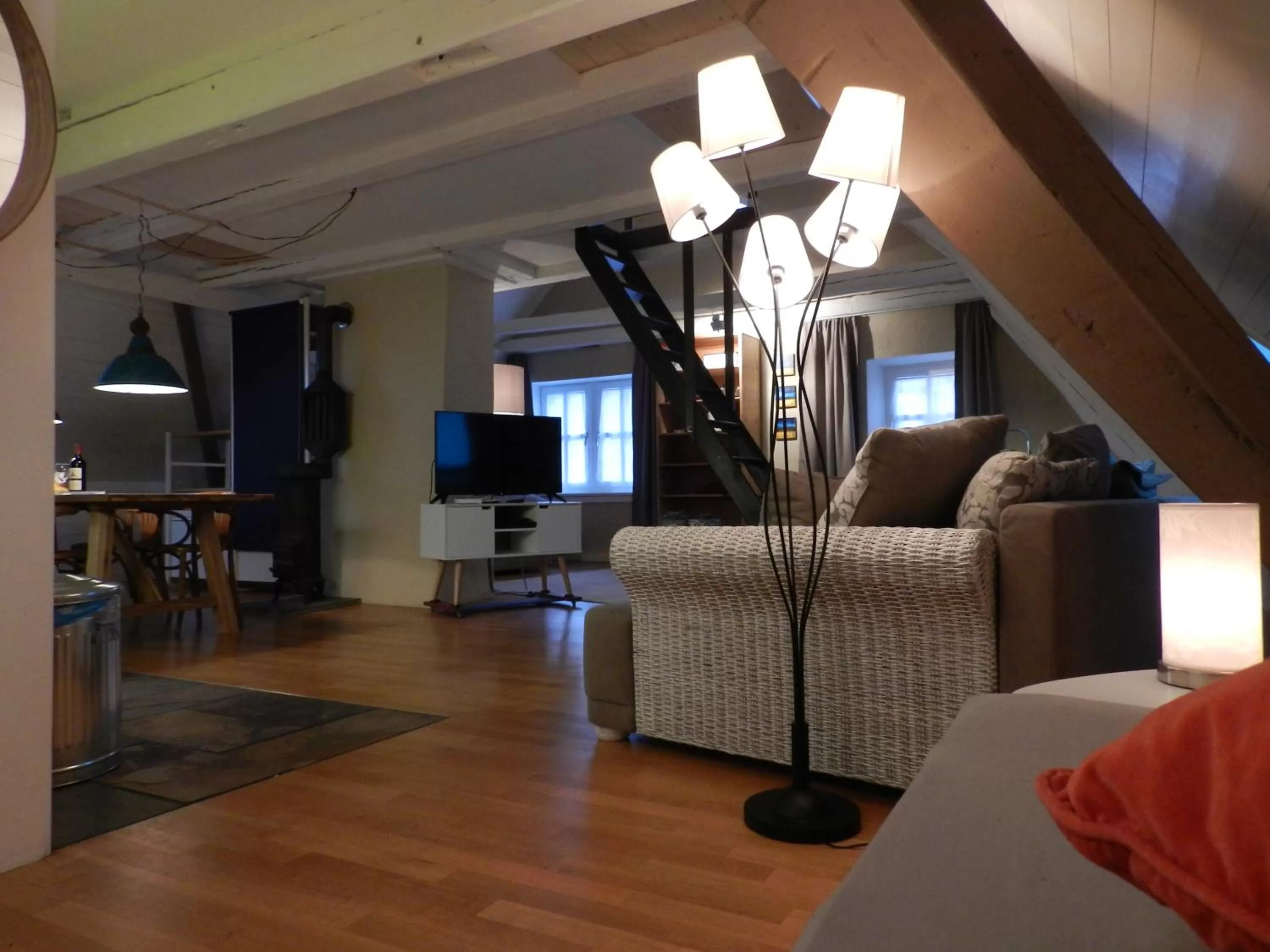 Photo of the whole room, Seating Area in Blue Wall BnB