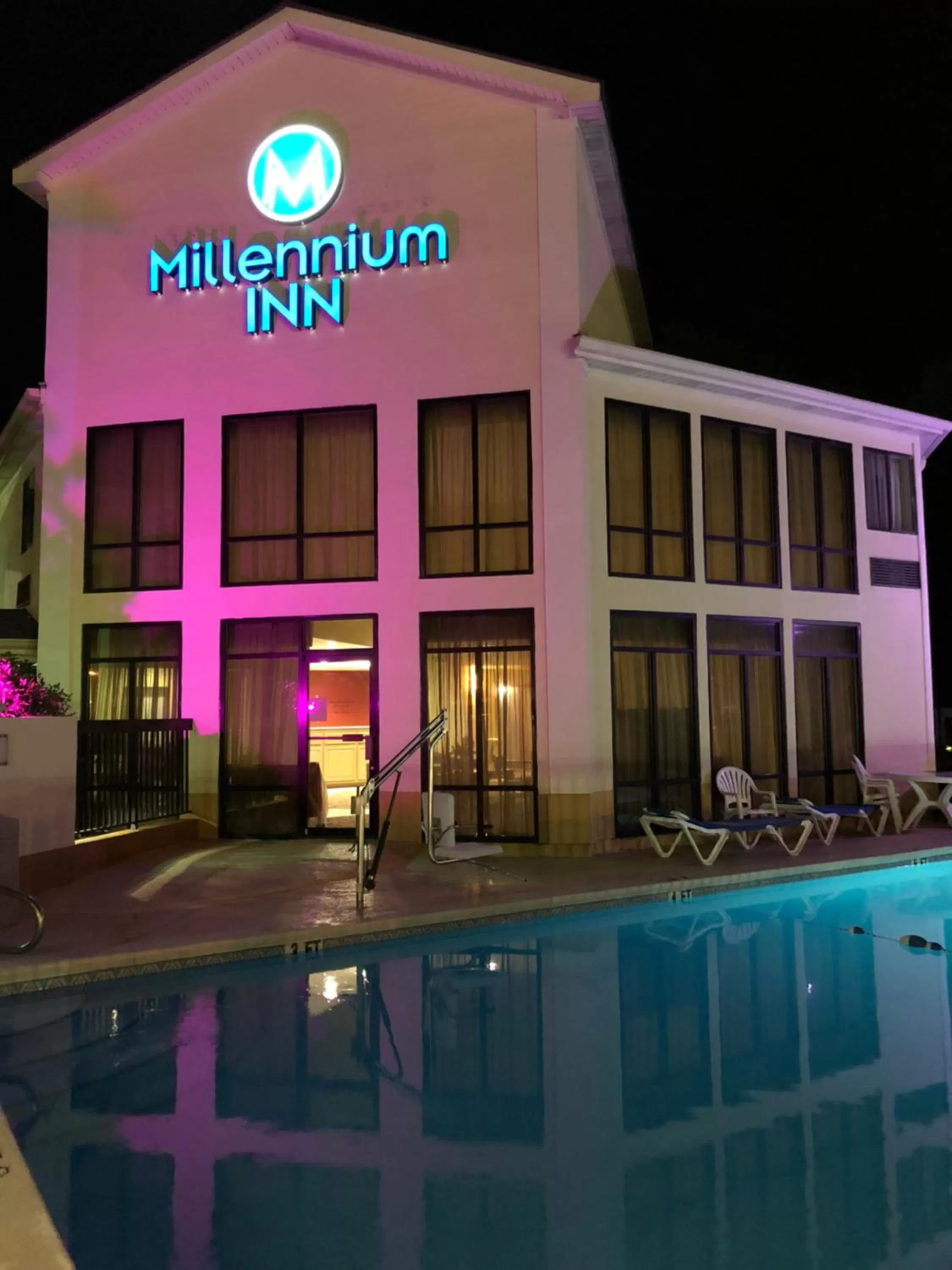 Swimming pool in Millennium Inn