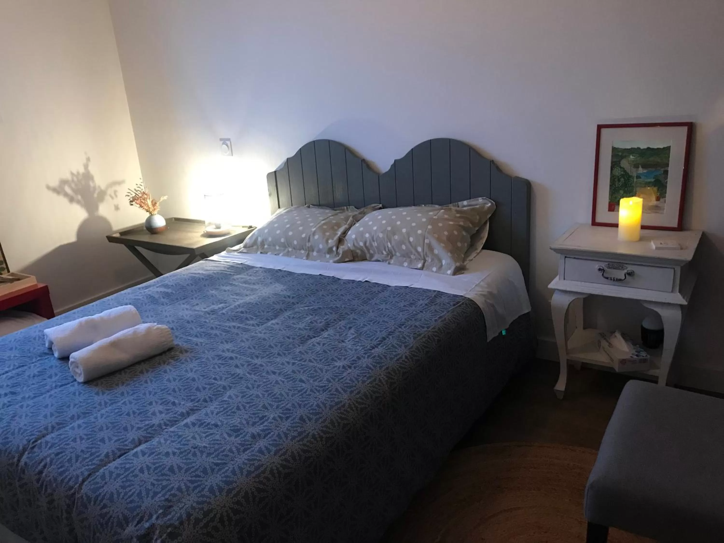 Photo of the whole room, Bed in Cocon de douceur à deux pas de la gare