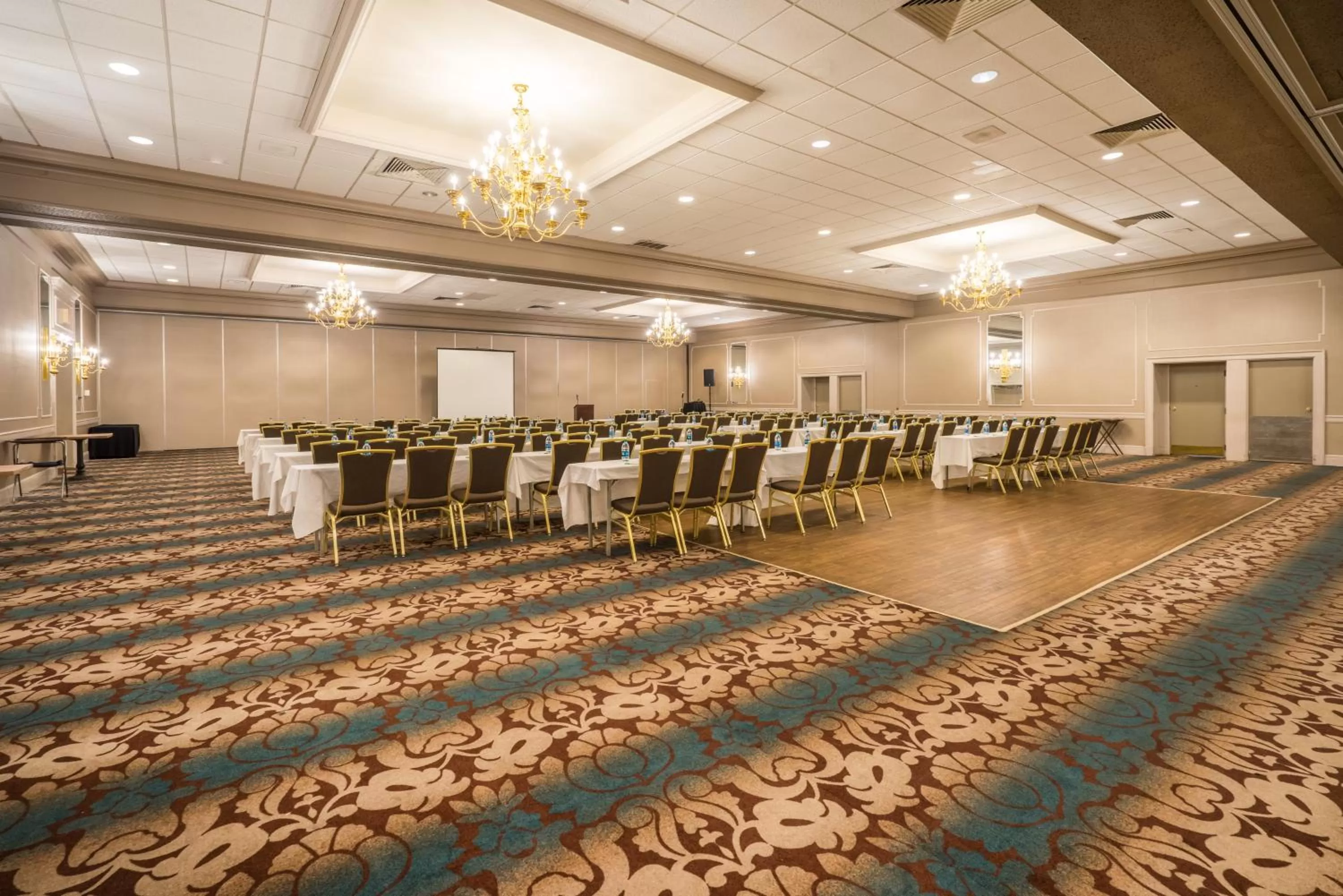 Banquet/Function facilities in enVision Hotel & Conference Center Mansfield-Foxboro
