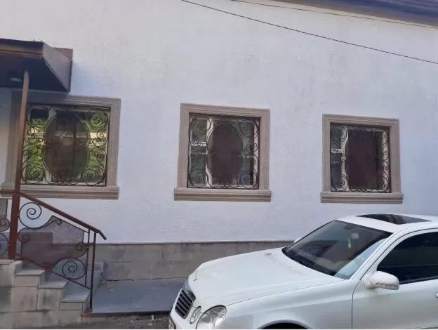 Facade/entrance in Royal Boutique Hotel on Kievyan