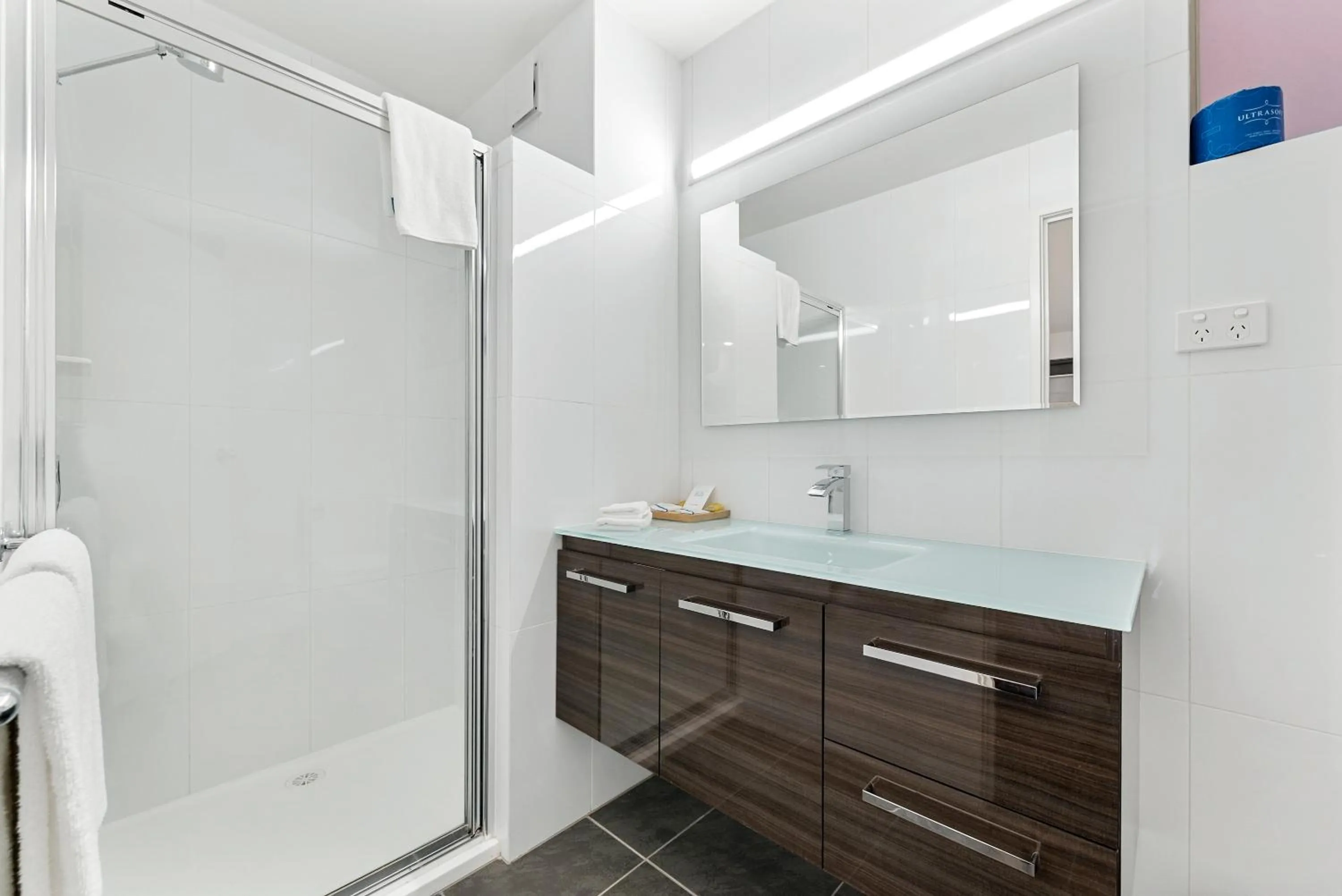 Bathroom in Bay City (Geelong) Motel