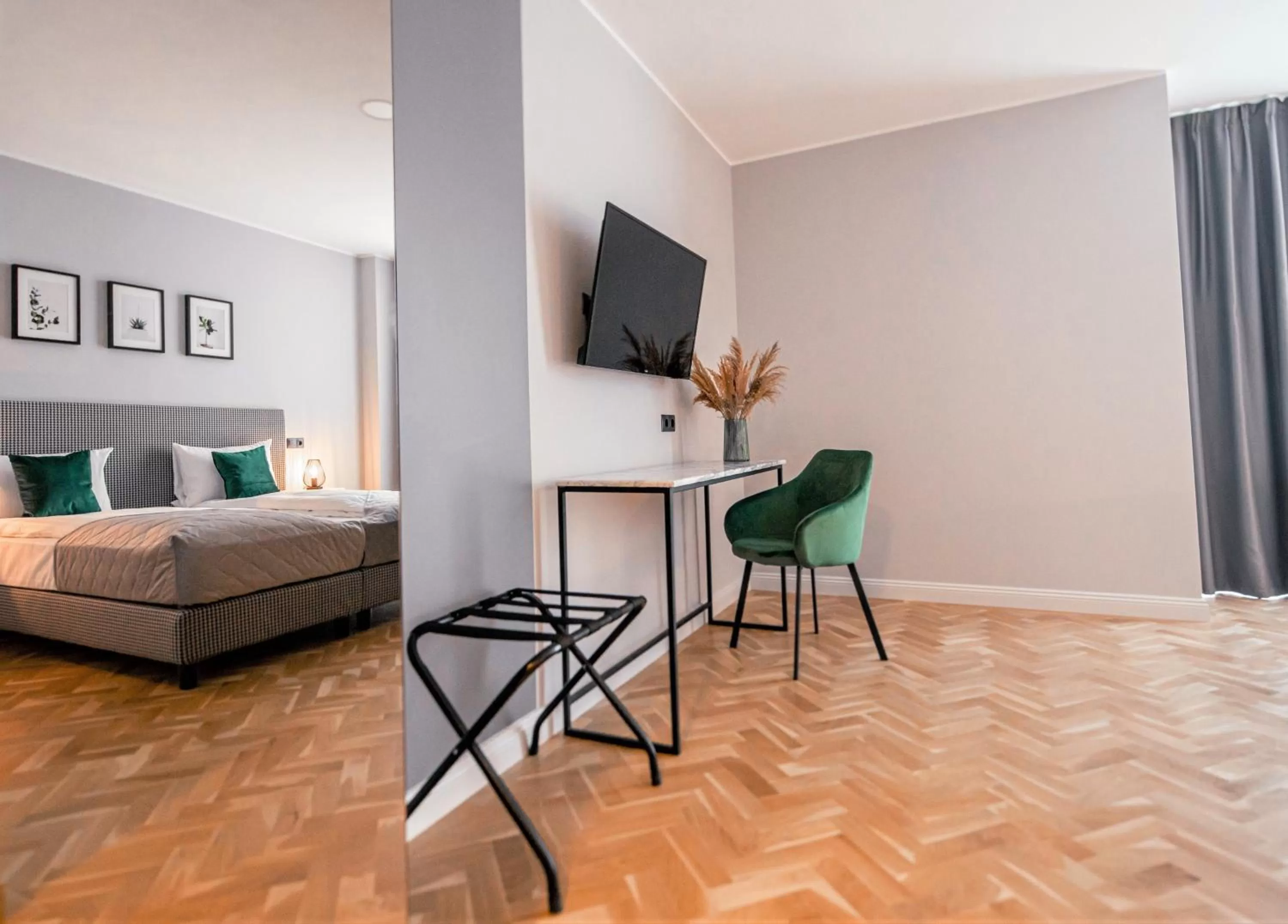 TV and multimedia, Bed in Hermanns Hotel & Spa Sibiu