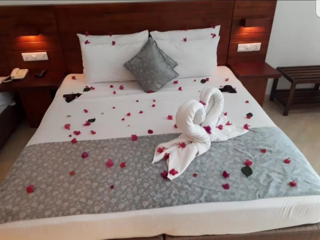 Bed in Kandyan View Holiday Bungalow ''Free Pickup From Kandy city''