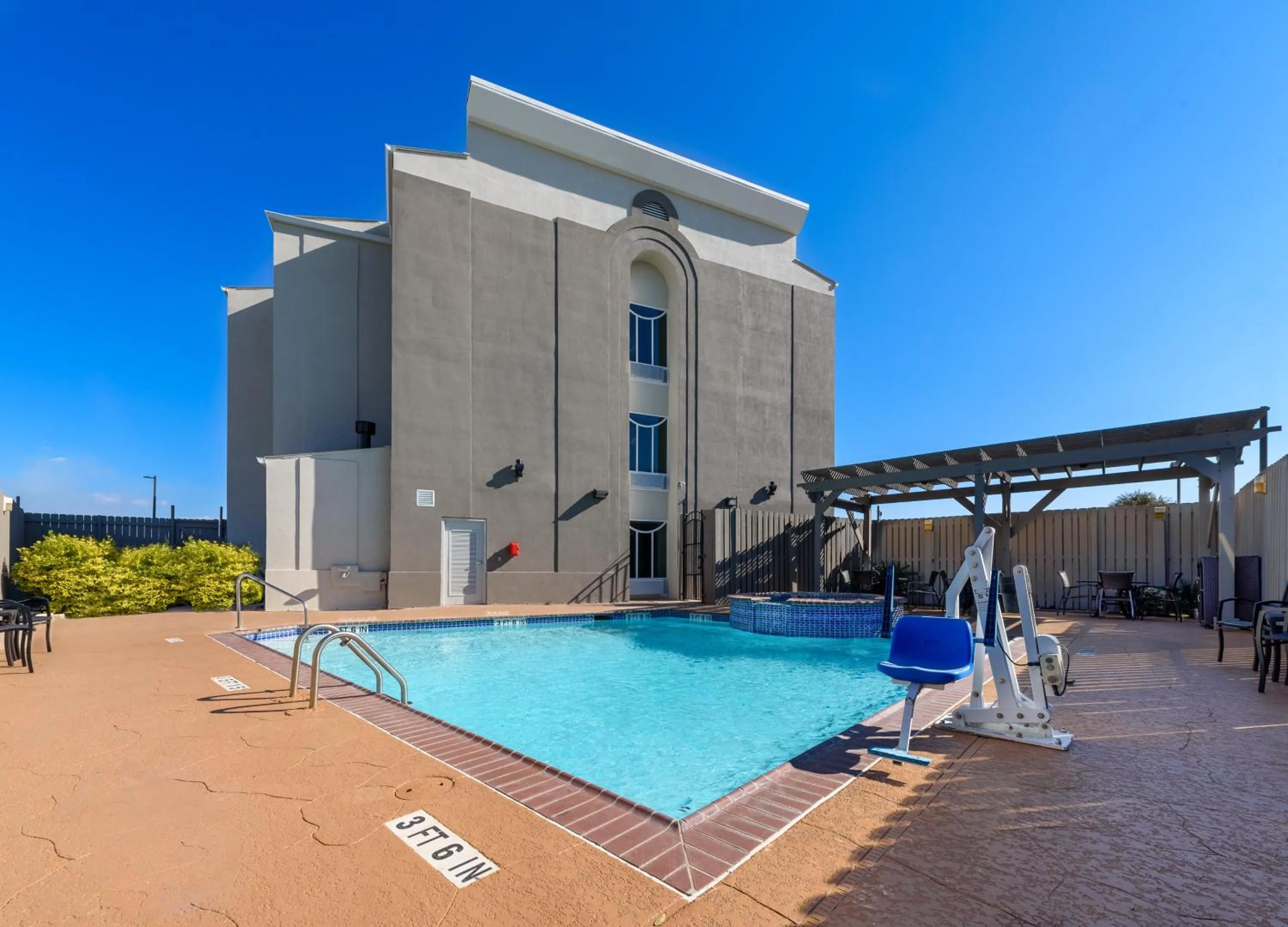 Swimming pool in Holiday Inn Express Hotel and Suites Bastrop by IHG