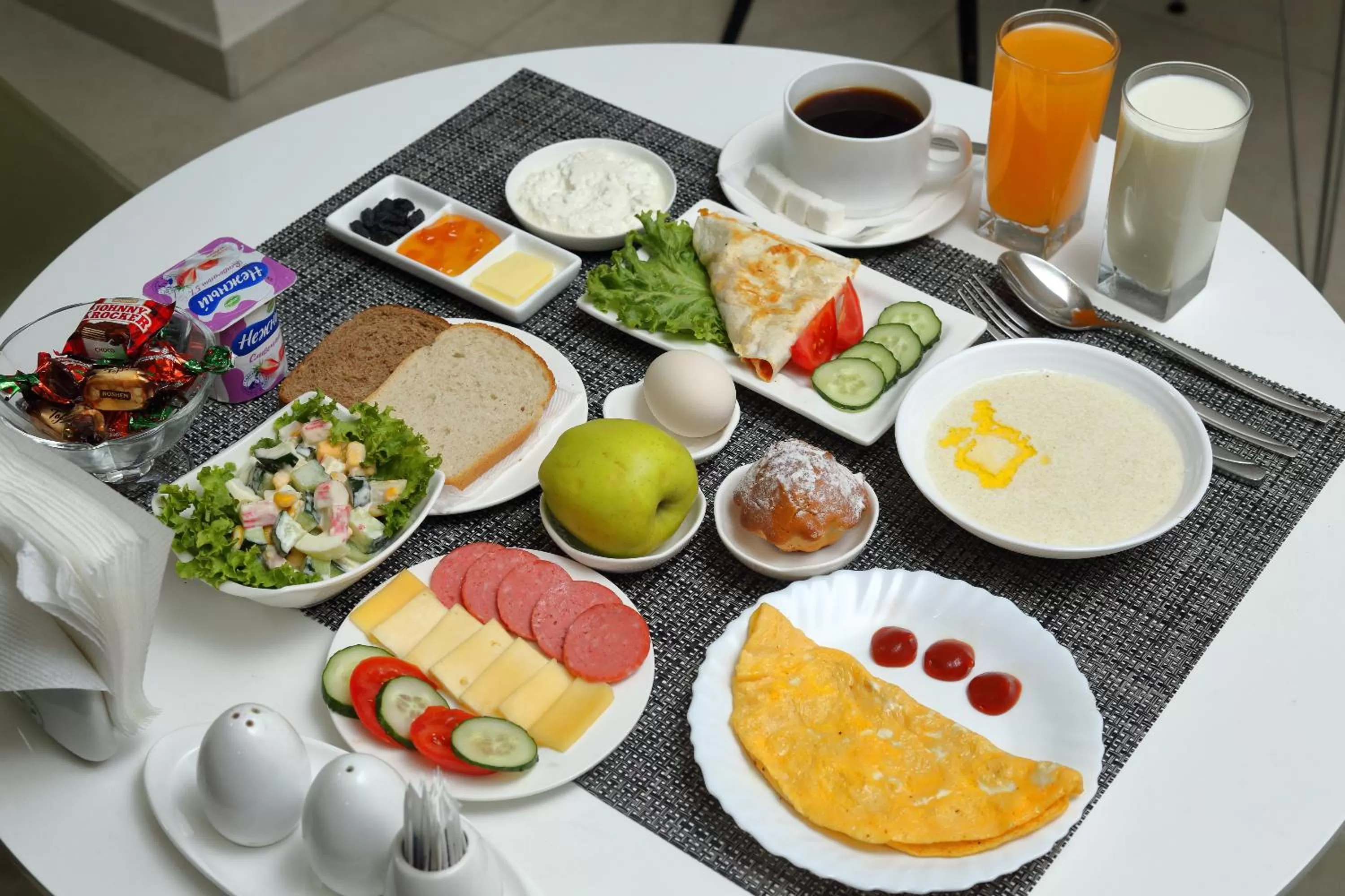 Food and drinks, Breakfast in Golden Hotel