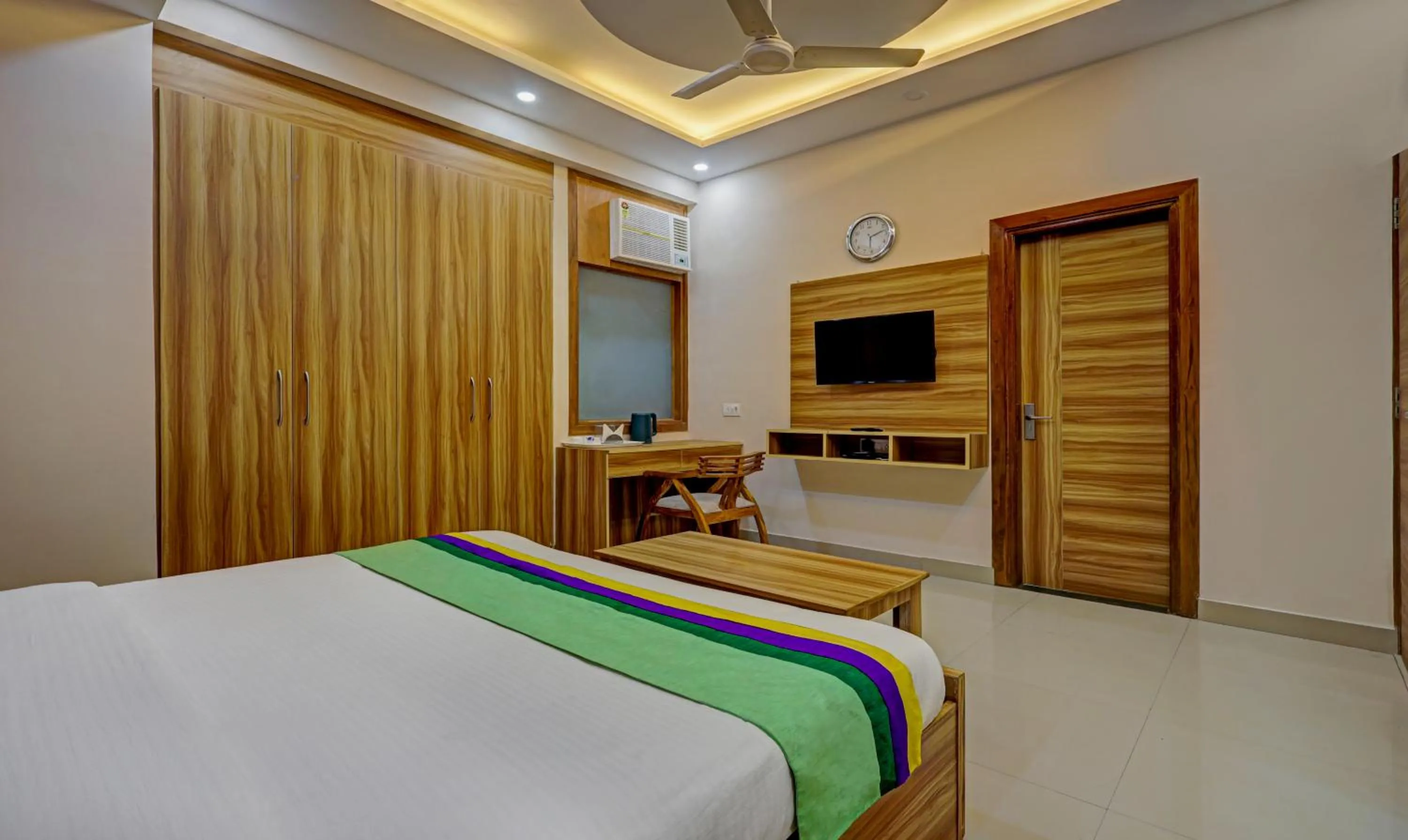 TV and multimedia, Bed in Treebo Primeone