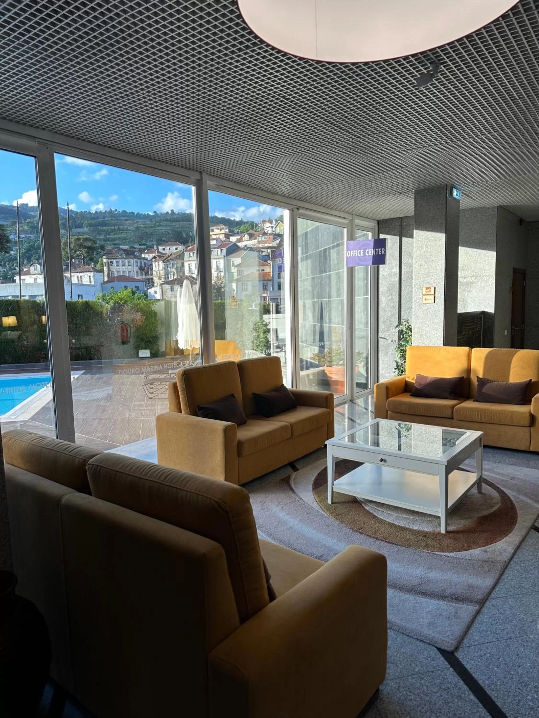 Living room in Douro Marina Hotel & SPA